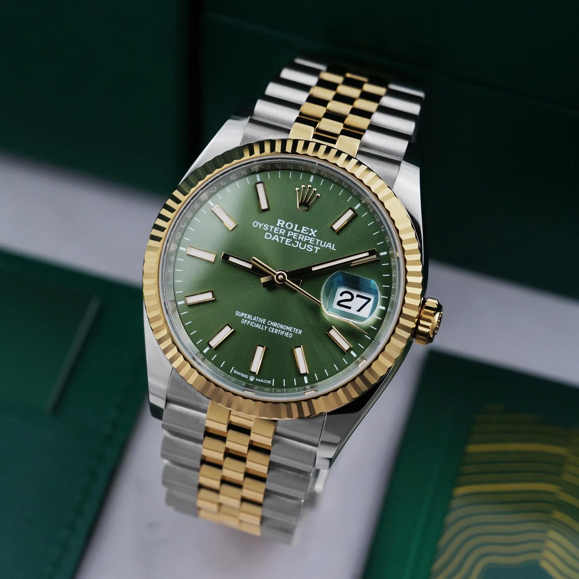 2026/07/ddebe767-1493-4a6b-aeab-db7a2d34435bRolex_Datejust_36_Steel_Yellow_Gold_Olive_Green_53152-bb.jpg.webp