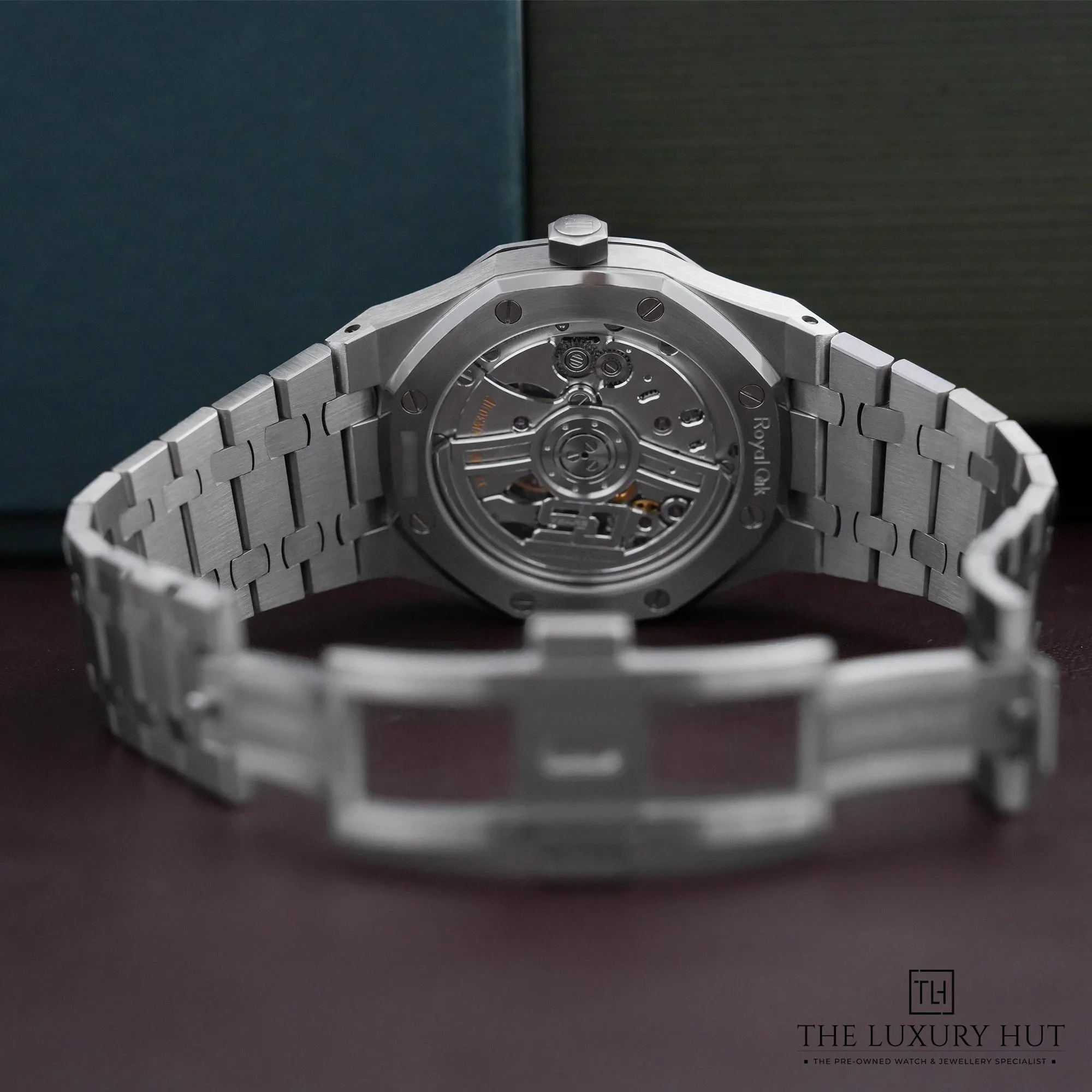 2026/07/df7aee08-a18c-4aa5-a10f-f24295d55a58Audemars_Piguet_Royal_Oak_Steel_41mm_Khaki_Green_LB924-d.jpg.webp