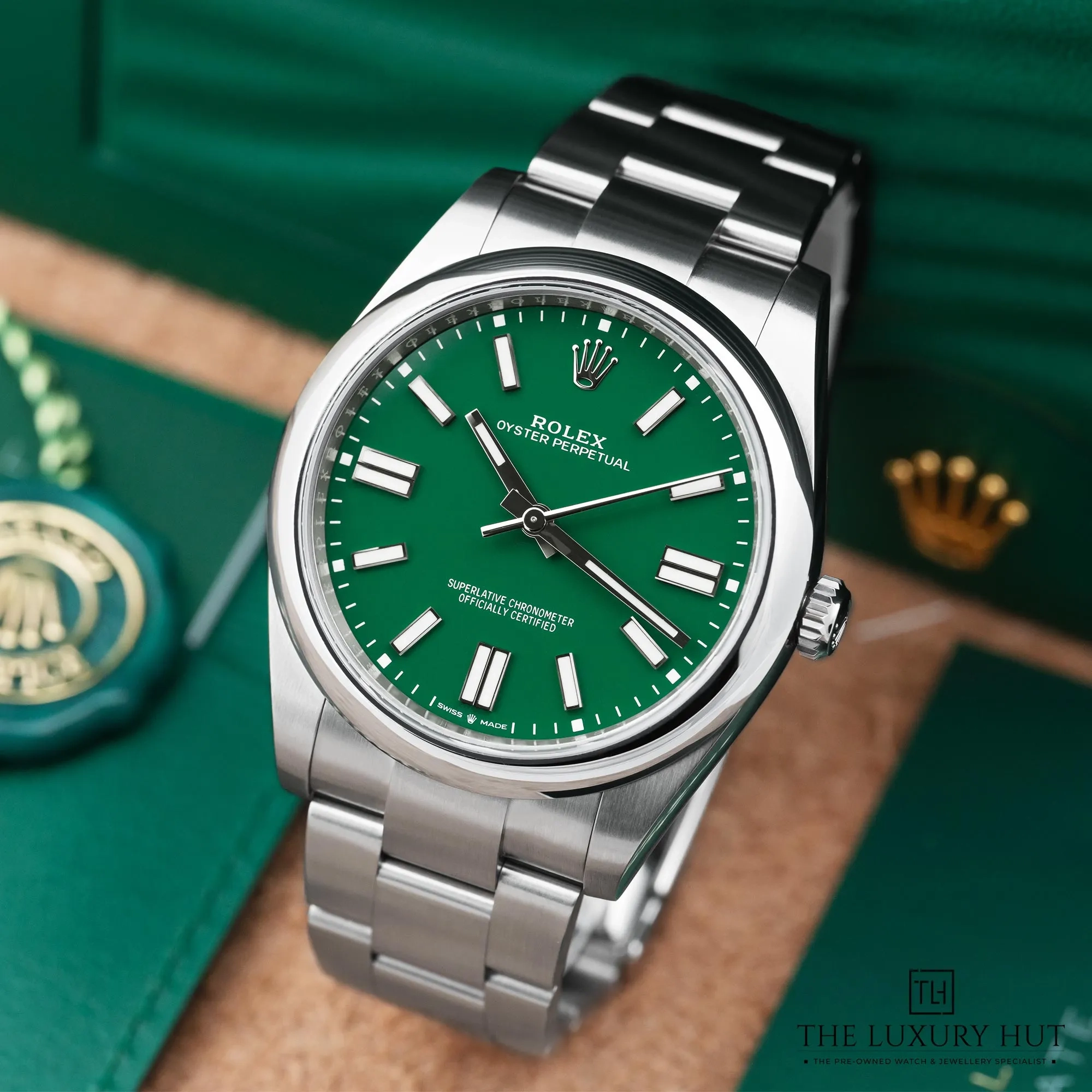 2026/07/e54e621d-e037-45fc-b3b8-897a396a8192Rolex_Oyster_Perpetual_41mm_Steel_Green_Dial_53109-b.jpg.webp