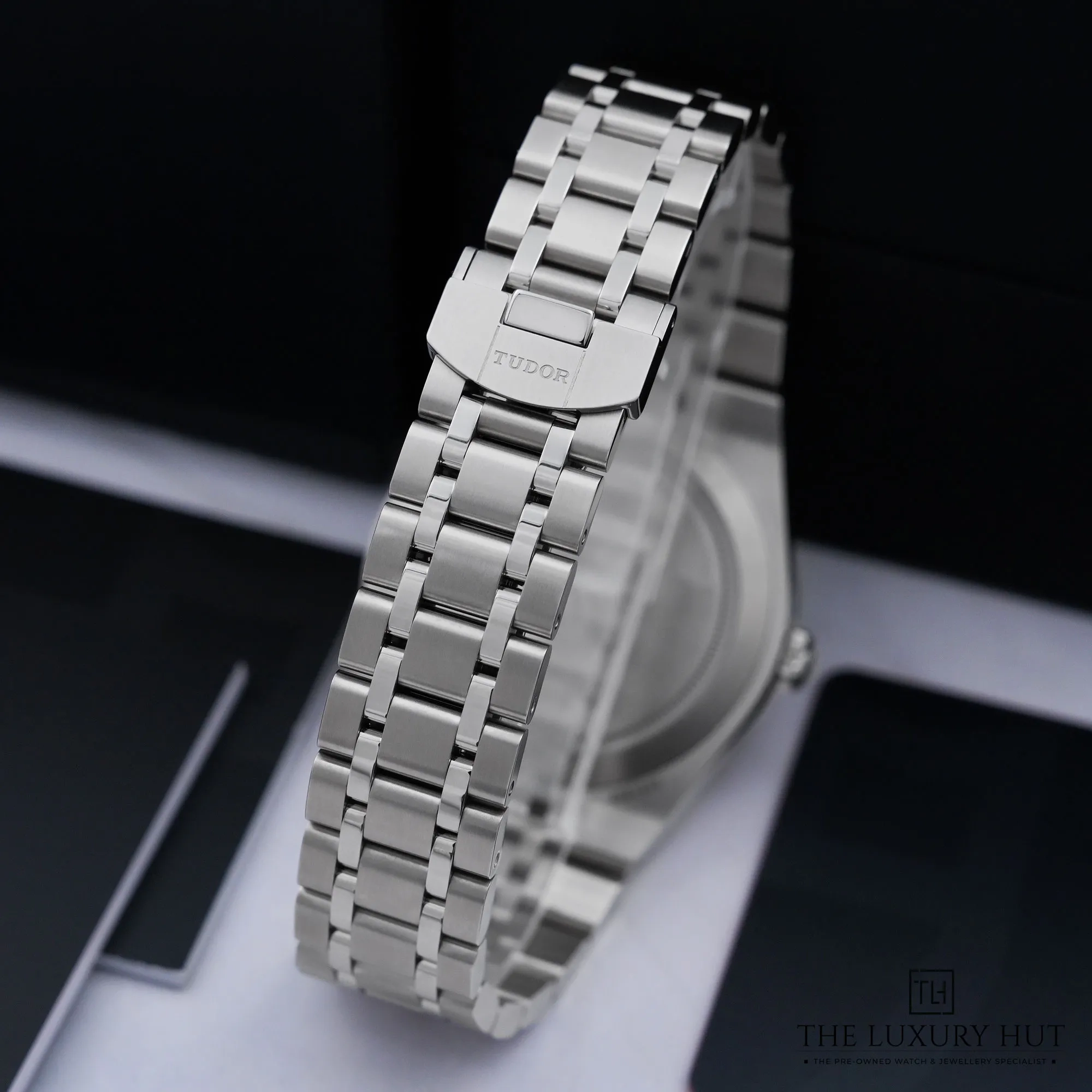 2026/07/e9121903-d650-437f-9d2e-16ad70f0fba4Tudor_Royal_41_Khanjar_Silver_Dial_53185-e.jpg.webp