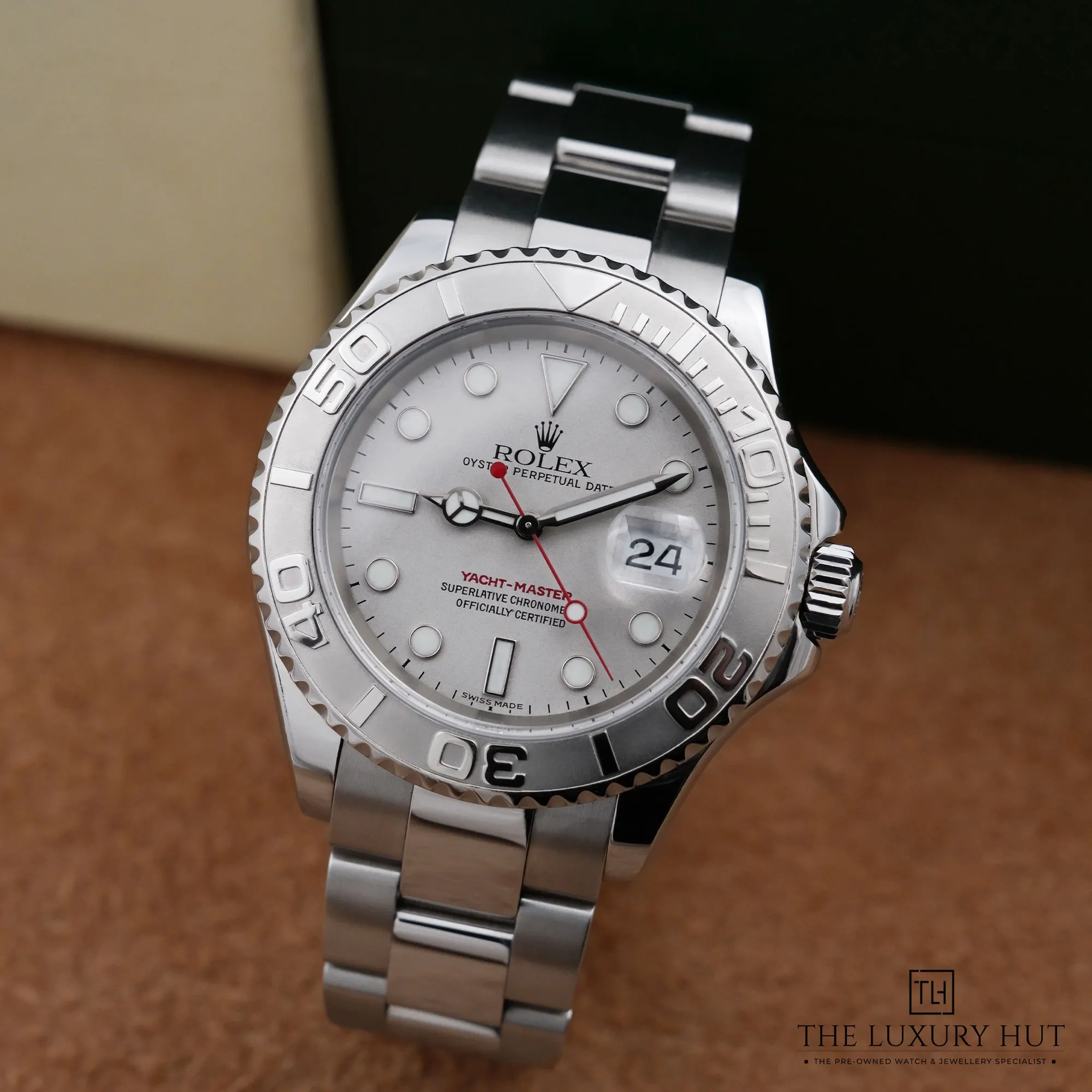 2026/07/edc0ea9c-d56a-42f4-b4f4-01c3d3a1aa55Rolex_Yacht_Silver_New_38810-bb.jpg.webp
