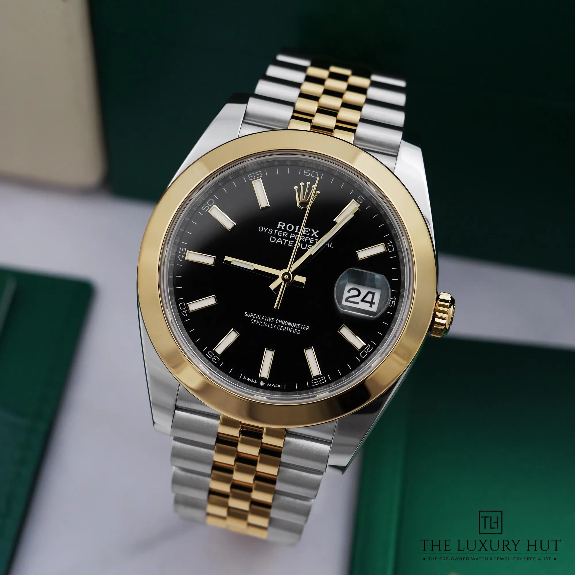 2026/07/f504b29f-91c7-44b7-9ca0-3bd8924b4d84Rolex_Datejust_41_Steel_Gold_Black_Baton_53087-b.jpg.webp