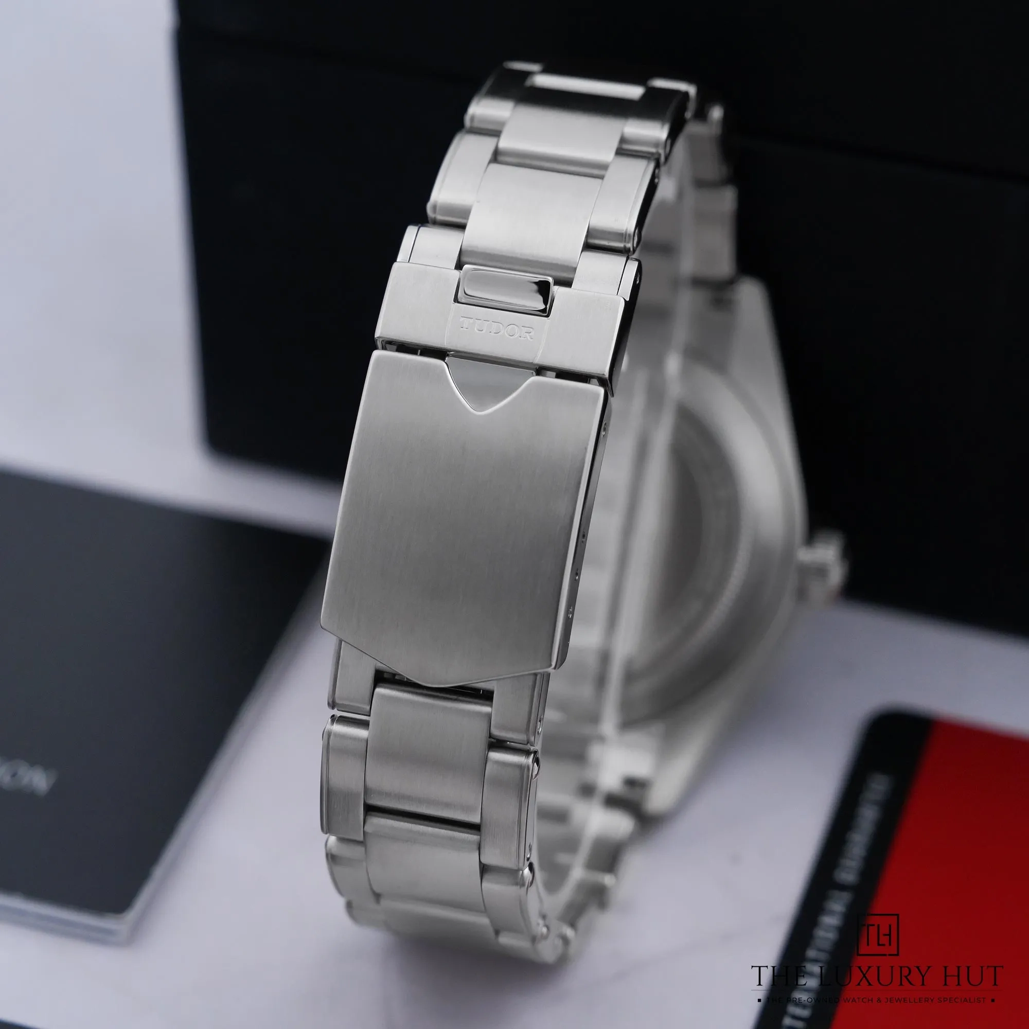 2026/07/fd493b40-f62f-46b8-8df2-ecec9851e376Tudor_Black_Bay_58_Steel_39mm_Black_Dial_52993-e.jpg.webp