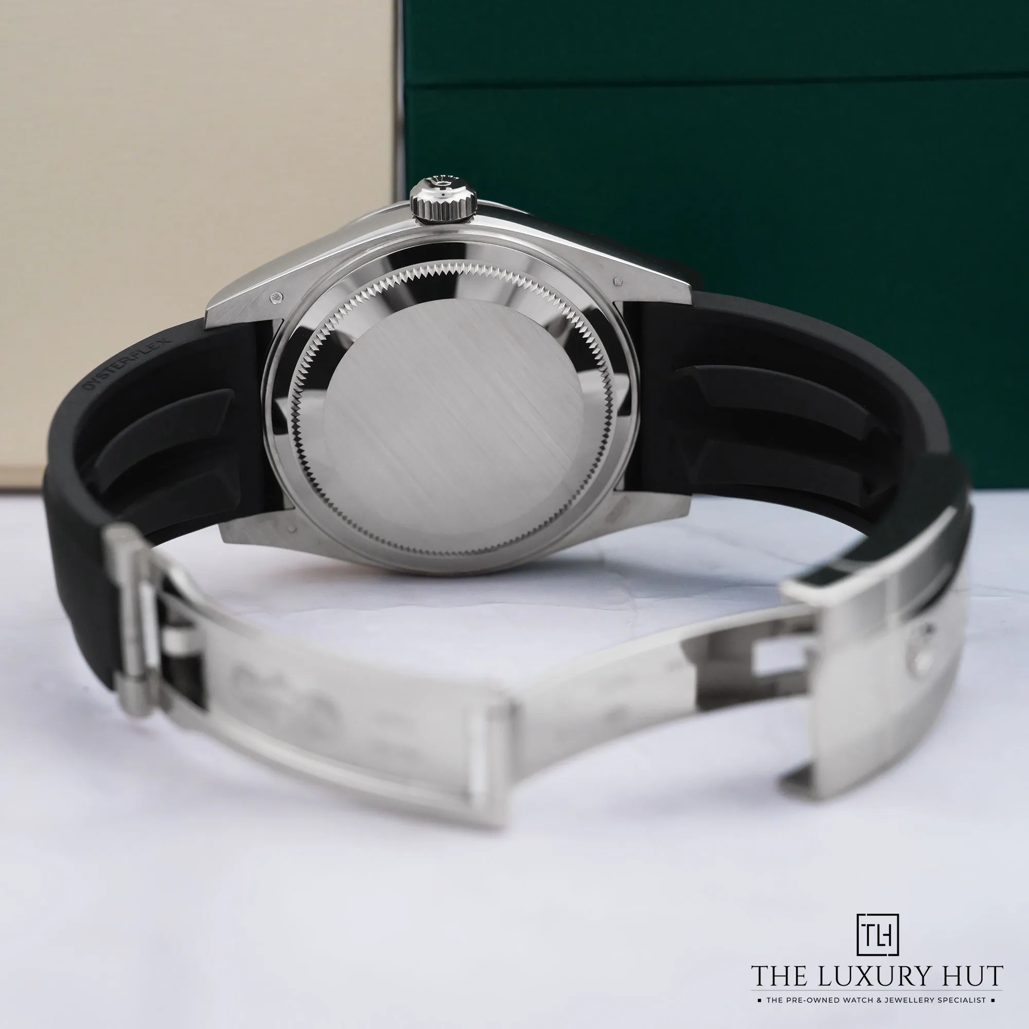 2026/07/fd5fe763-416c-45f9-bb87-cd8794764050Rolex_Sky-Dweller_White_Gold_42mm_Black_LB957-d.jpg.webp