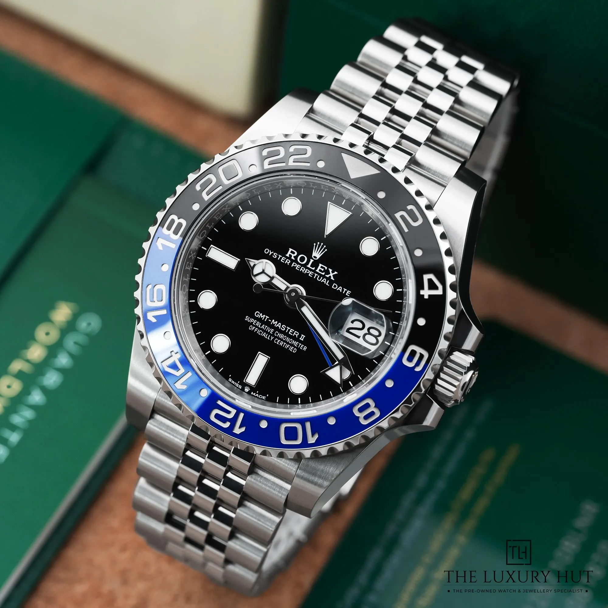 2026/07/fd7b19bb-01ba-4f3e-85c7-406e94a2eabcRolex_GMT-Master_II_BATGIRL_40mm_Black_Dial_LB932-b.jpg.webp
