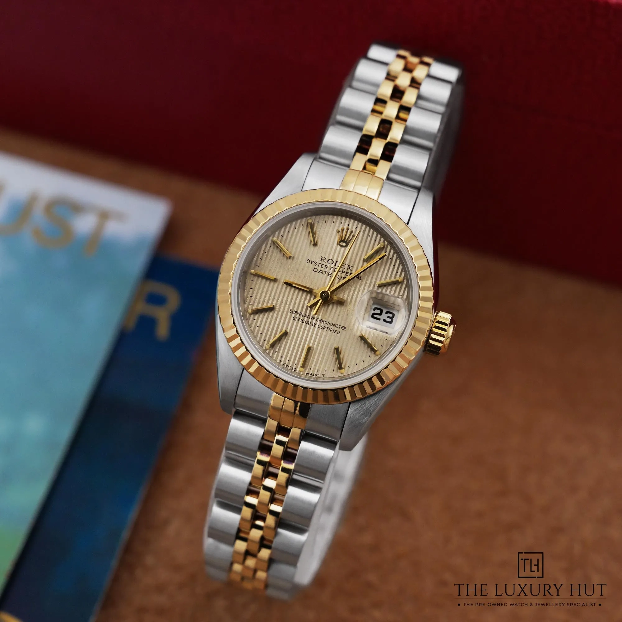 2026/07/ff35fb4f-662c-4d9c-82ca-509f81715124Rolex_Lady-Datejust_Steel_Gold_Champagne_Tapestry_LB965-b.jpg.webp