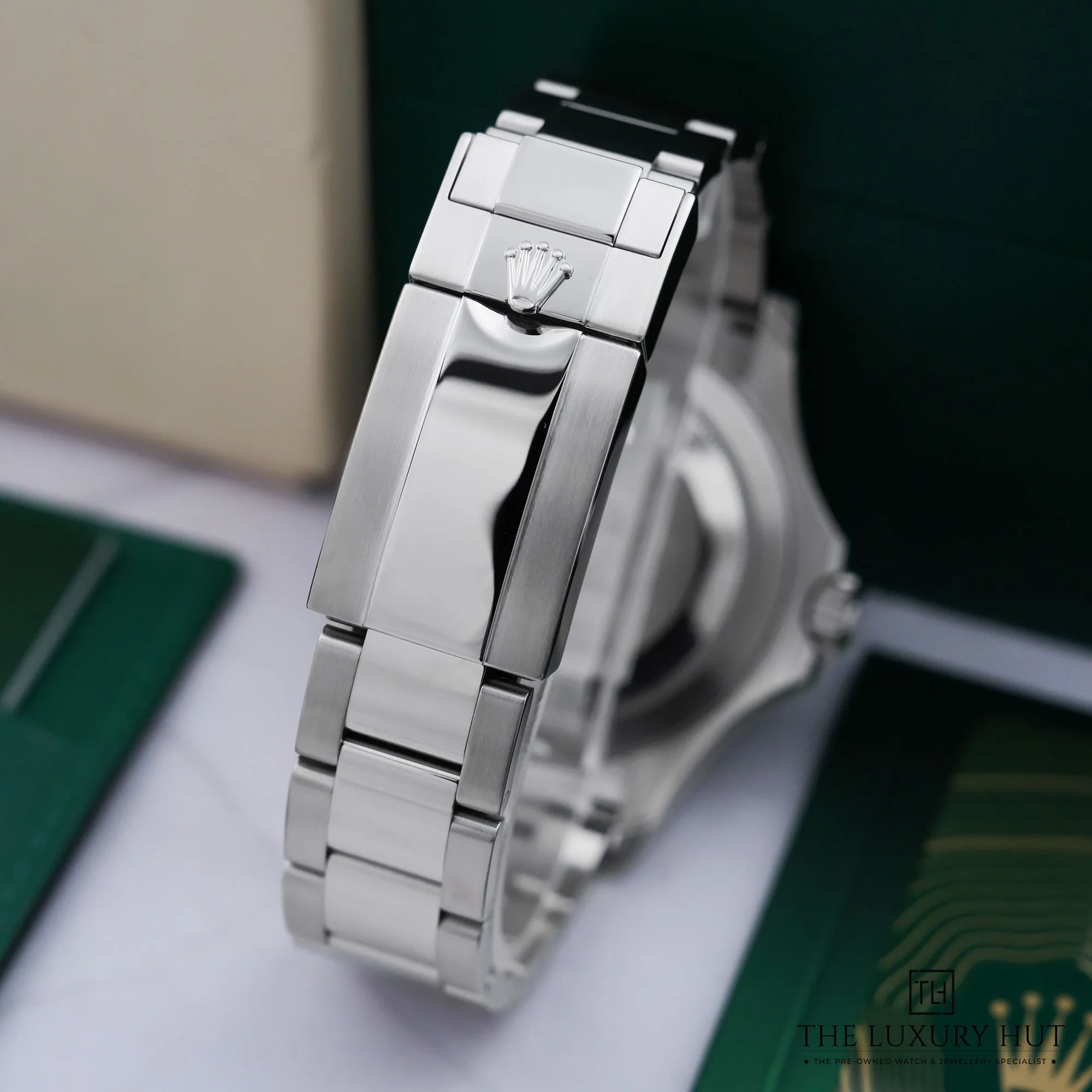 2026/08/040a5fdb-bab6-4907-ac2e-80751652e622Rolex_Yacht-Master_40_Steel_Platinum_Slate_Dial_LB991-e.jpg.webp