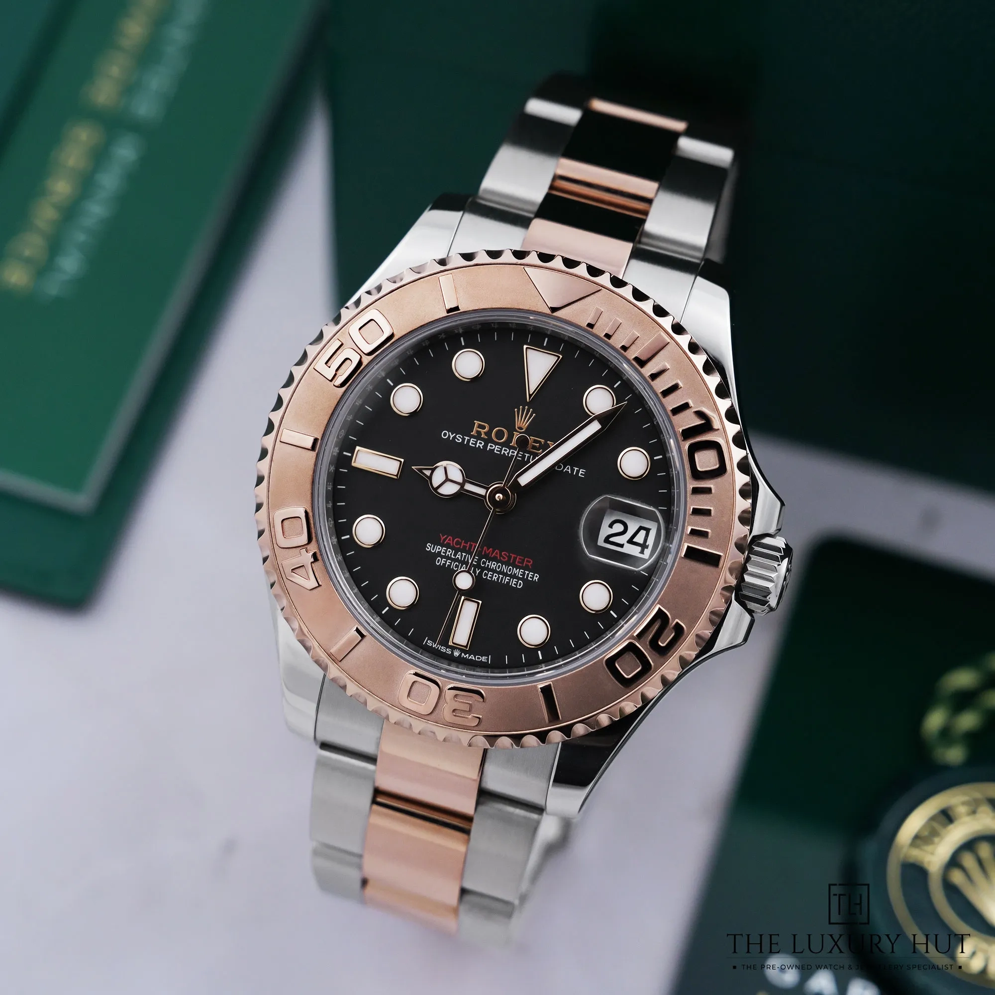 2026/08/15d48df8-b66f-4de6-8c7f-0bd871f867faRolex_Yacht-Master_37_Steel_Everose_Gold_Black_LB988-bb.jpg.webp