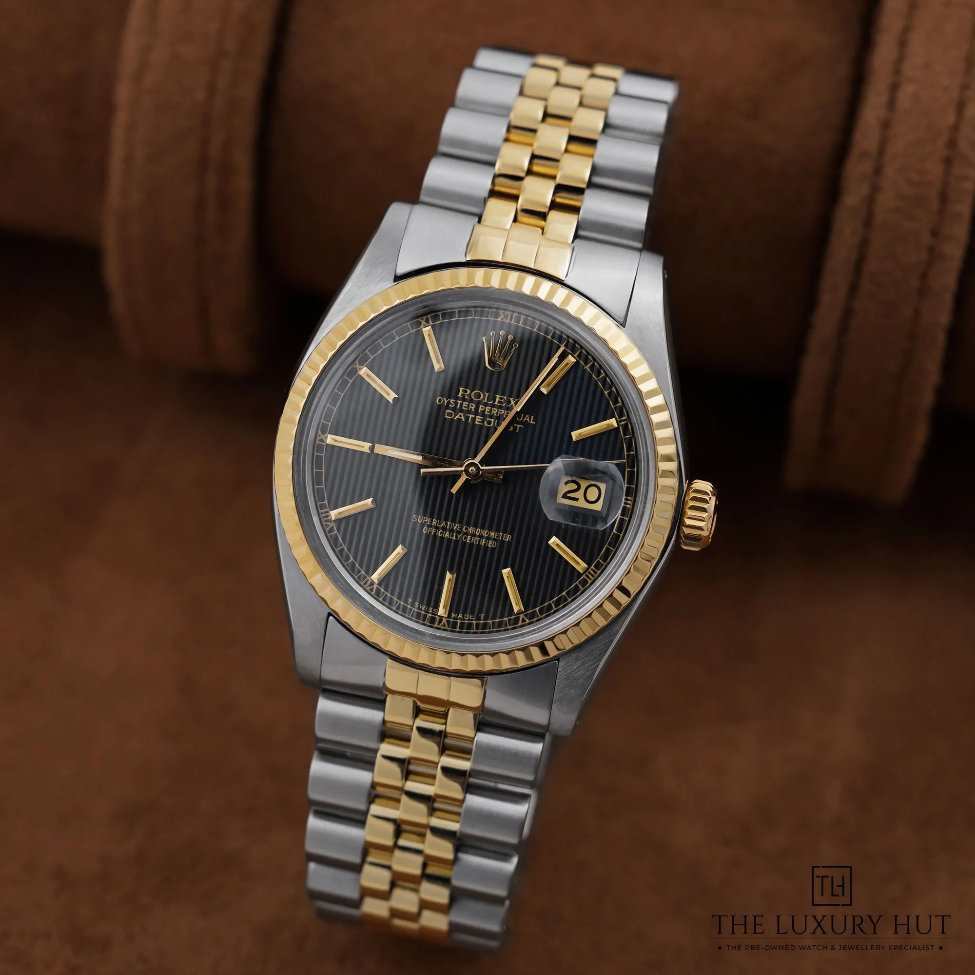 2026/08/1acd9115-ceee-4e1d-aa44-e65a35407abaRolex_Datejust_Steel_Yellow_Gold_36_Black_Tapestry_53078-b.jpg.webp
