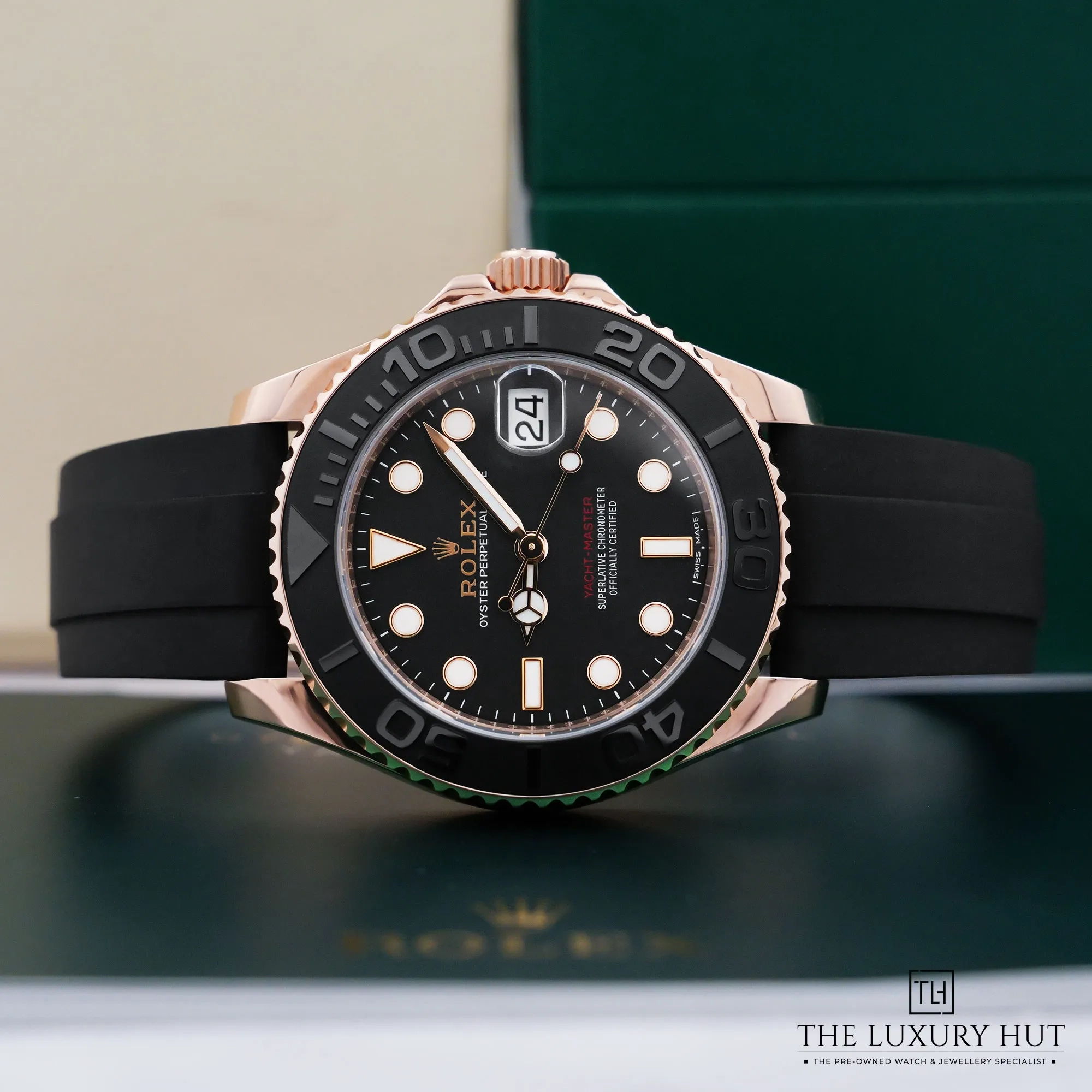 2026/08/2567c387-5b9d-4bc4-8d6d-3b2461b5ca75Rolex_Yacht-Master_37_Everose_Gold_Intense_Black_LB1005-c.jpg.webp