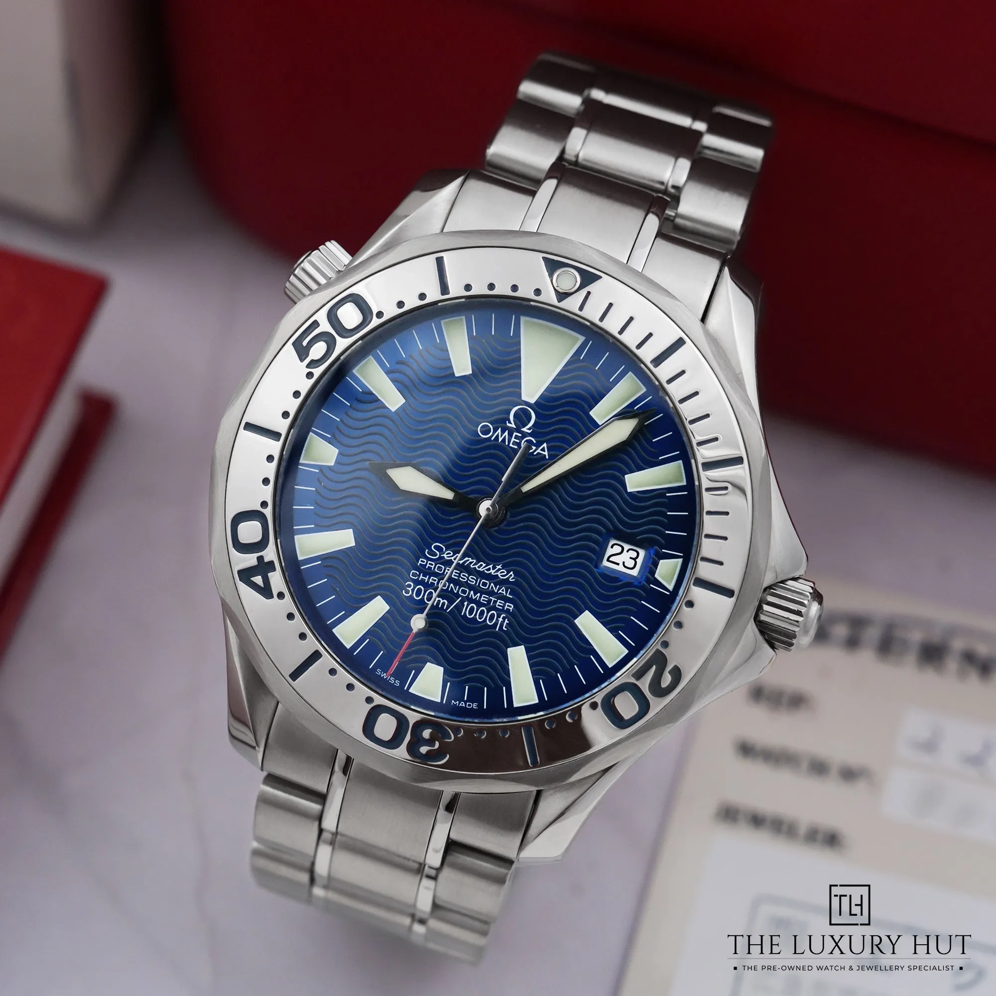 2026/08/2ff4a891-0999-4f03-b2e2-7aae46eb4e55Omega_Seamaster_Steel_Electric_Blue_Wave_53056-b.jpg.webp