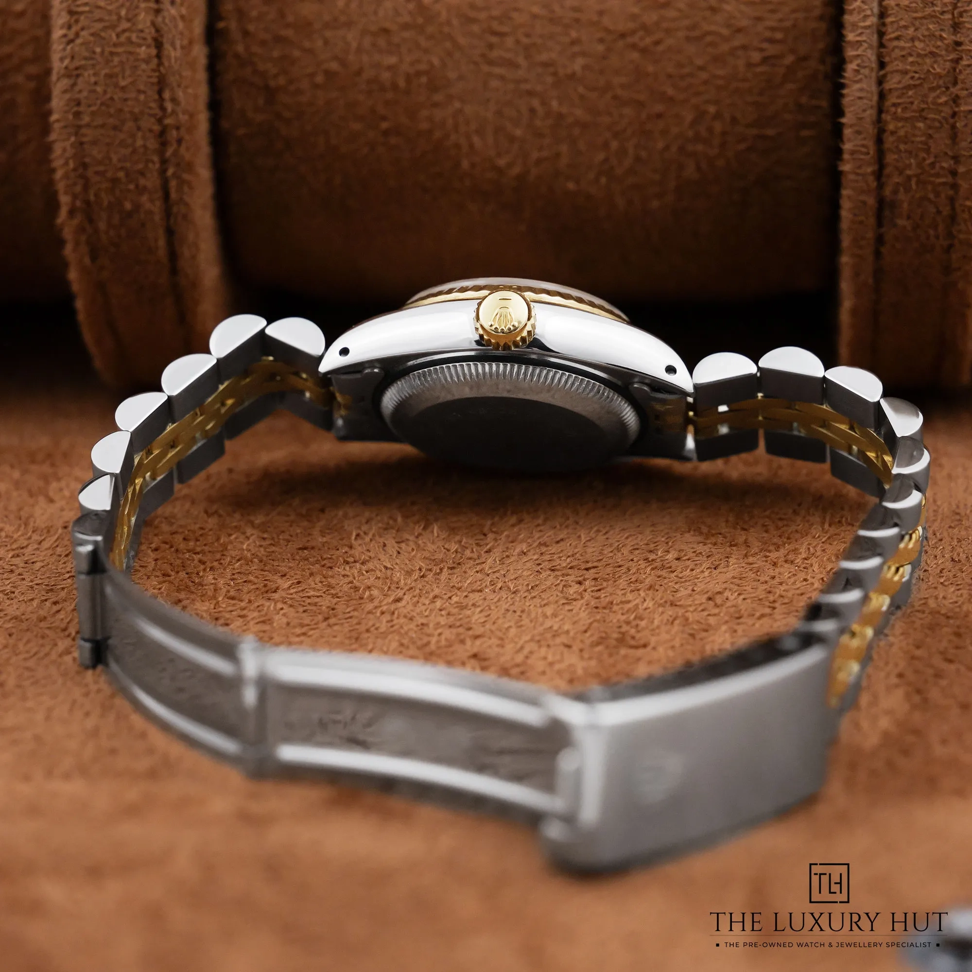 2026/08/3b41aee9-305e-4699-a27a-e3ddca0b90a9Rolex_Lady-Datejust_Steel_Gold_MOP_Diamond_Dial_52821-d.jpg.webp