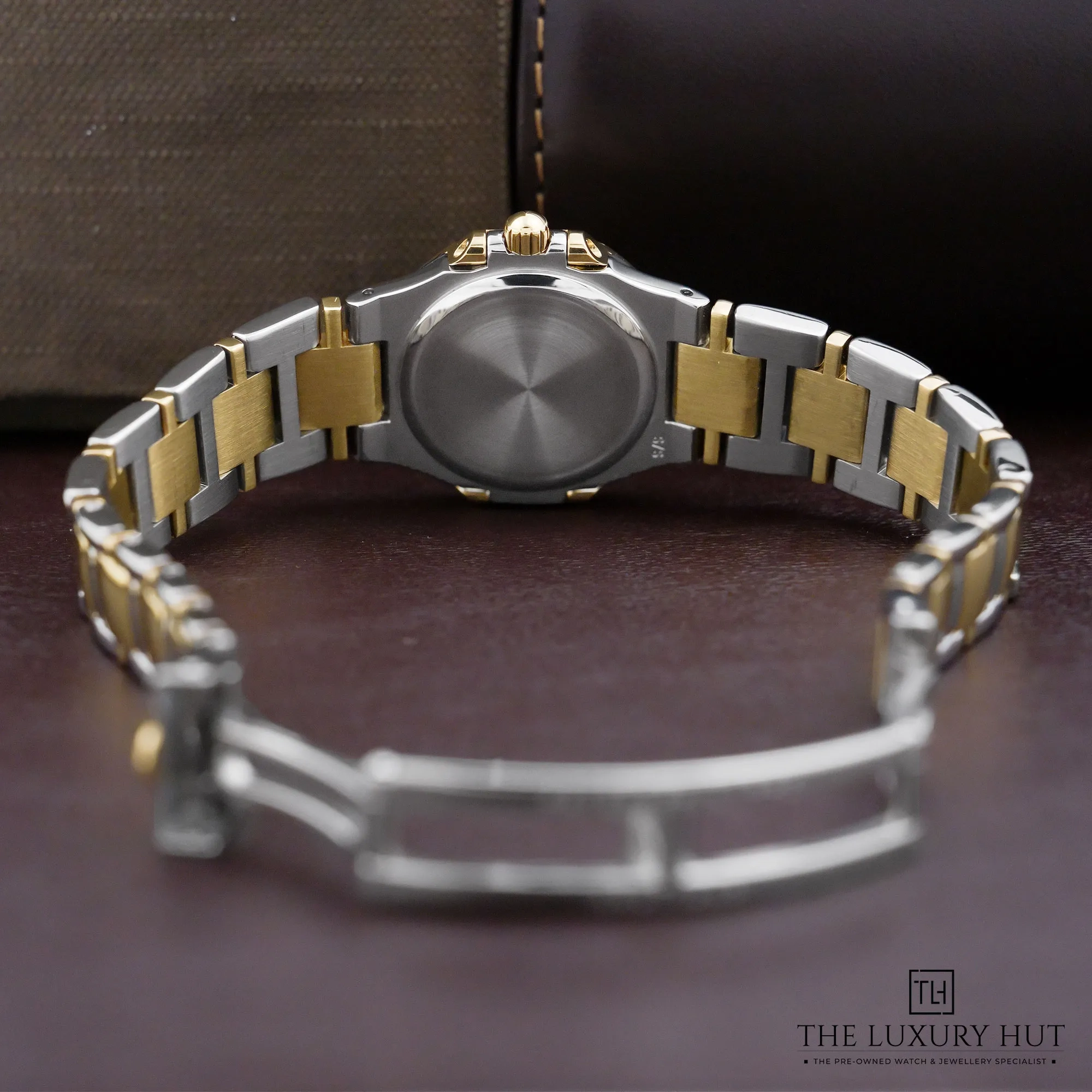 2026/08/424fdb59-b156-4af5-93ee-955539ea1a3dPatek_Philippe_Nautilus_Steel_Gold_27mm_White_53267-d.jpg.webp