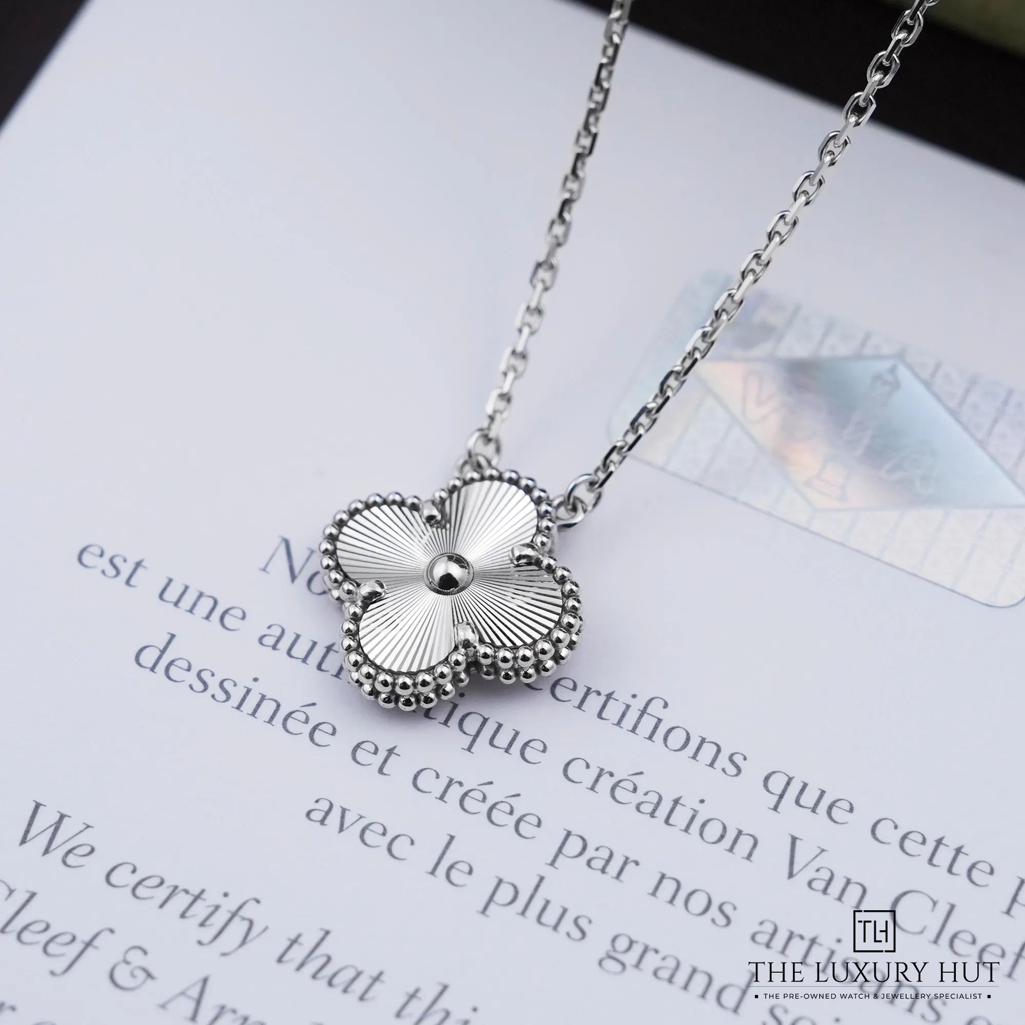 2026/08/5352237a-d108-44d2-b6ea-1d6d5d986a28Van_Cleef_Arpels_Vintage_Alhambra_Pendant_53258-c.jpg.webp