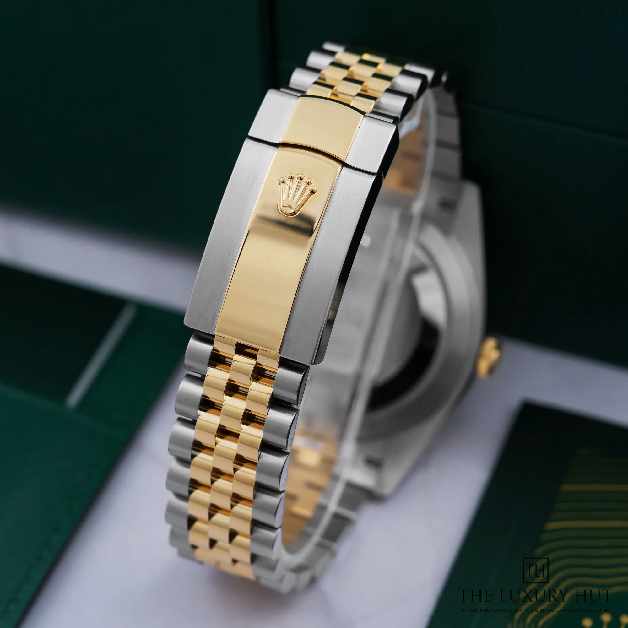 2026/08/64442fcc-5955-448d-9783-d00079385592Rolex_Datejust_41_Steel_Gold_Black_Baton_53213-e.jpg.webp