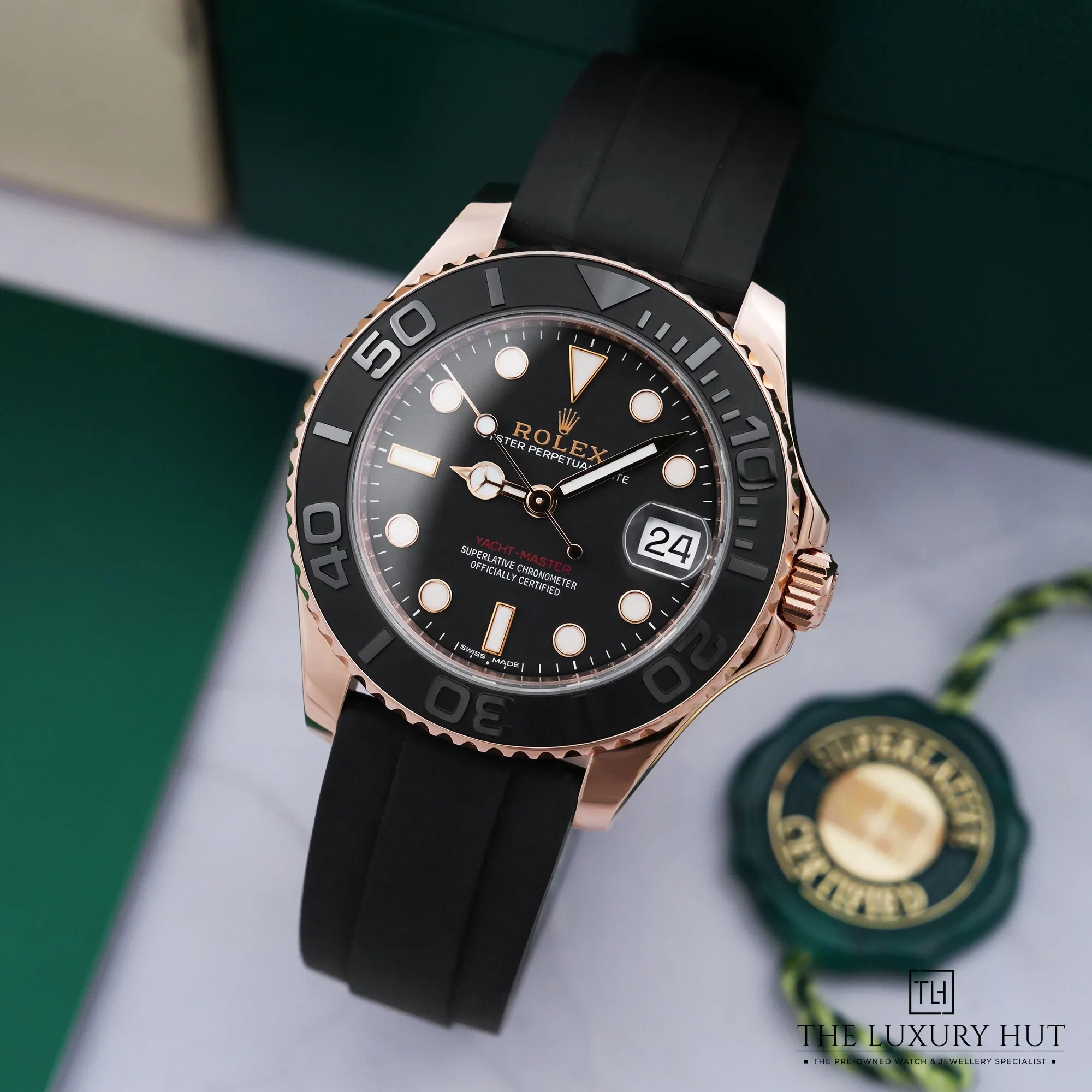 2026/08/65b0907c-2163-4546-adb7-089ac1d76239Rolex_Yacht-Master_37_Everose_Gold_Intense_Black_LB1005-b.jpg.webp