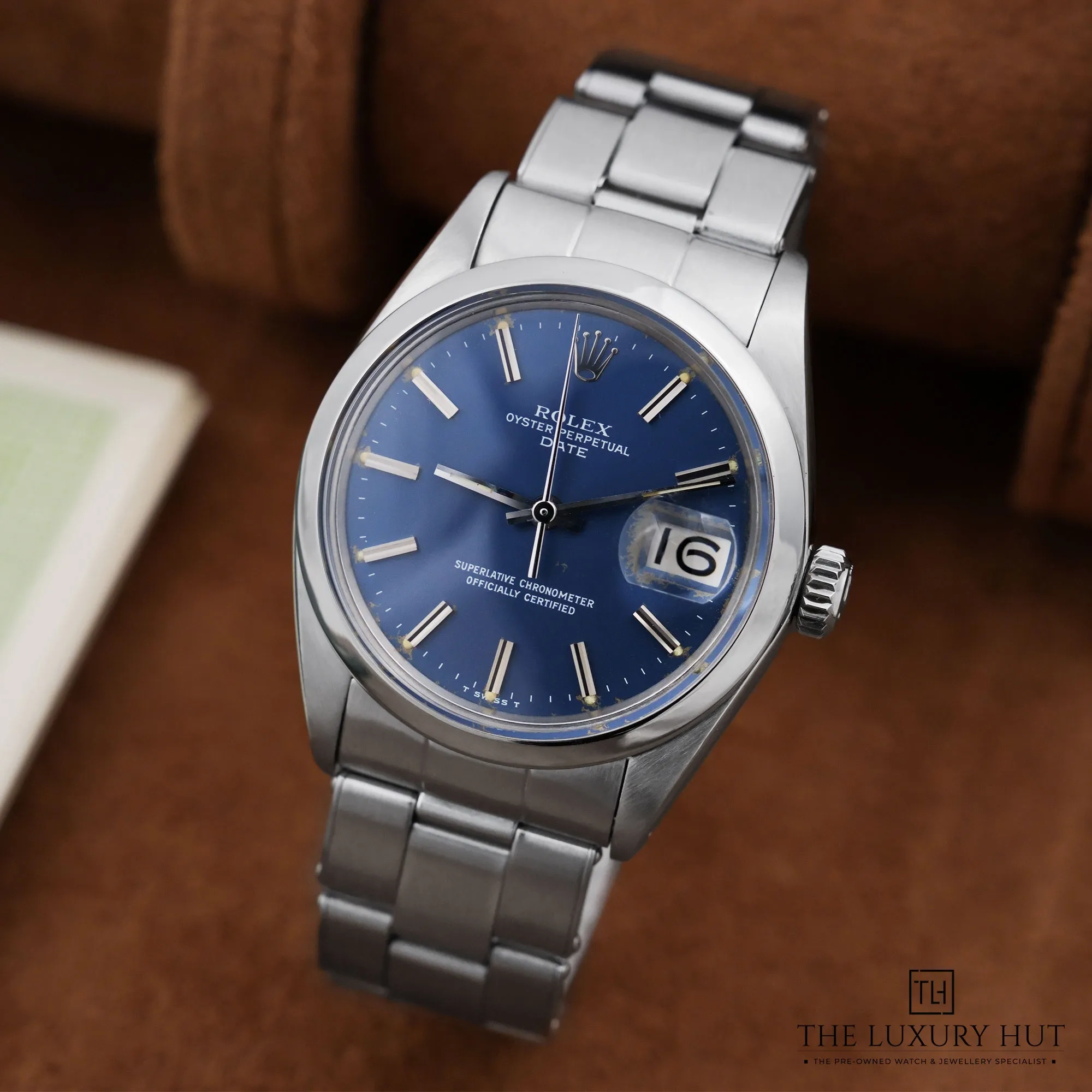 2026/08/68d45a3f-72d7-4108-b36a-6587c06cc5b4Vintage_Rolex_Oyster_Perpetual_Date_Blue_Baton_53242-b.jpg.webp