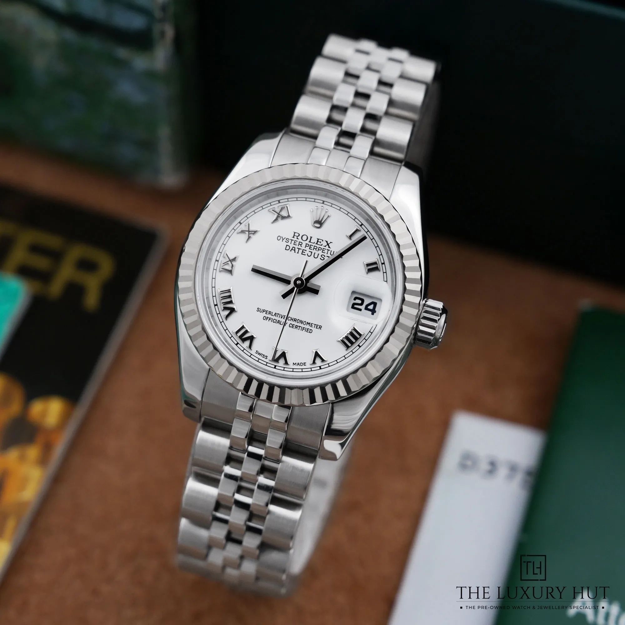 2026/08/705d3963-f89f-42be-817f-4e42e2566d0aRolex_Lady_Datejust_26_White_Roman_Dial_LB1012-b.jpg.webp