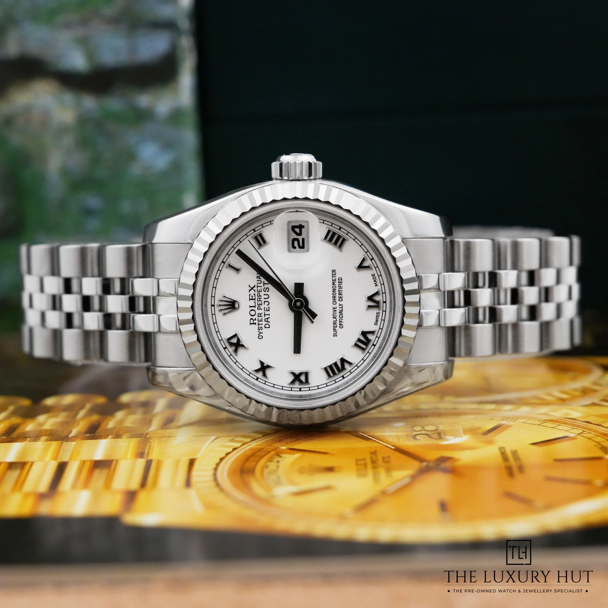 2026/08/753e6c0f-548c-42a3-83b8-f6350ffbfd15Rolex_Lady_Datejust_26_White_Roman_Dial_LB1012-c.jpg.webp