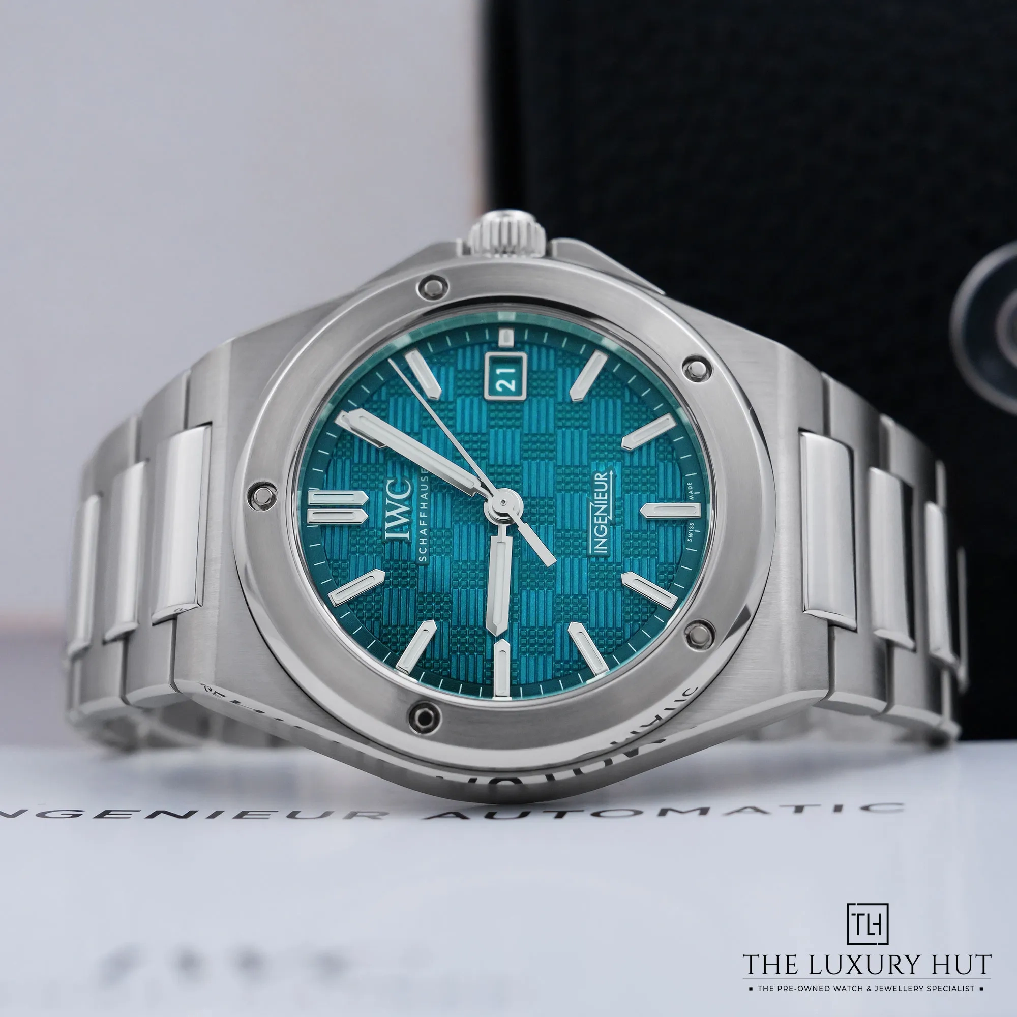 2026/08/7f26b523-8750-4301-98c1-54f08d18fa0fIWC_Ingenieur_Automatic_Steel_Aqua_Blue_Textured_53182-c.jpg.webp