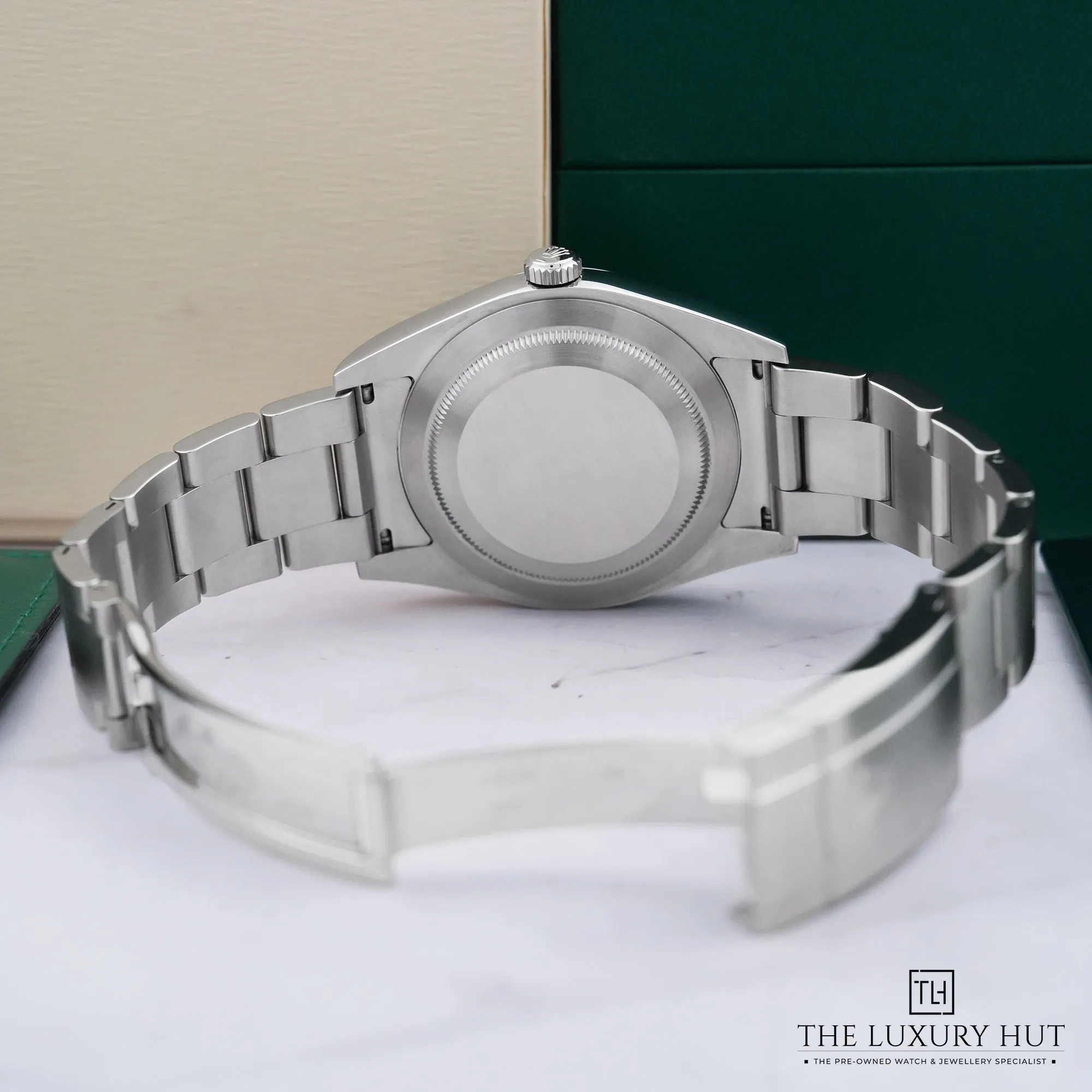 2026/08/80b6730a-9374-4dfd-becf-f9928d7ec52eRolex_Oyster_Perpetual_39_Steel_Black_Dial_LB1019-d.jpg.webp