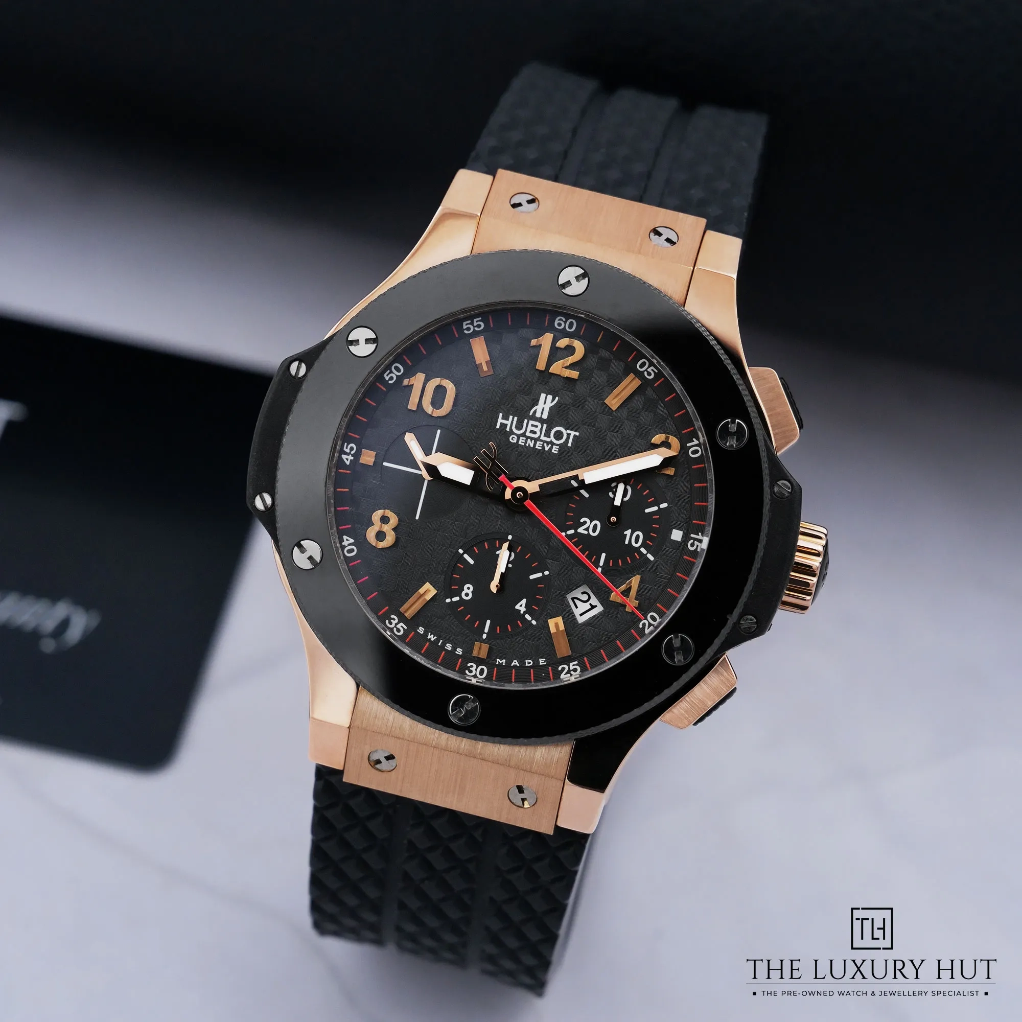 2026/08/83c7b798-01e8-423d-bd75-b17a75b41b2aHublot_Big_Bang_Gold_Chronograph_44mm_Black_53233-b.jpg.webp
