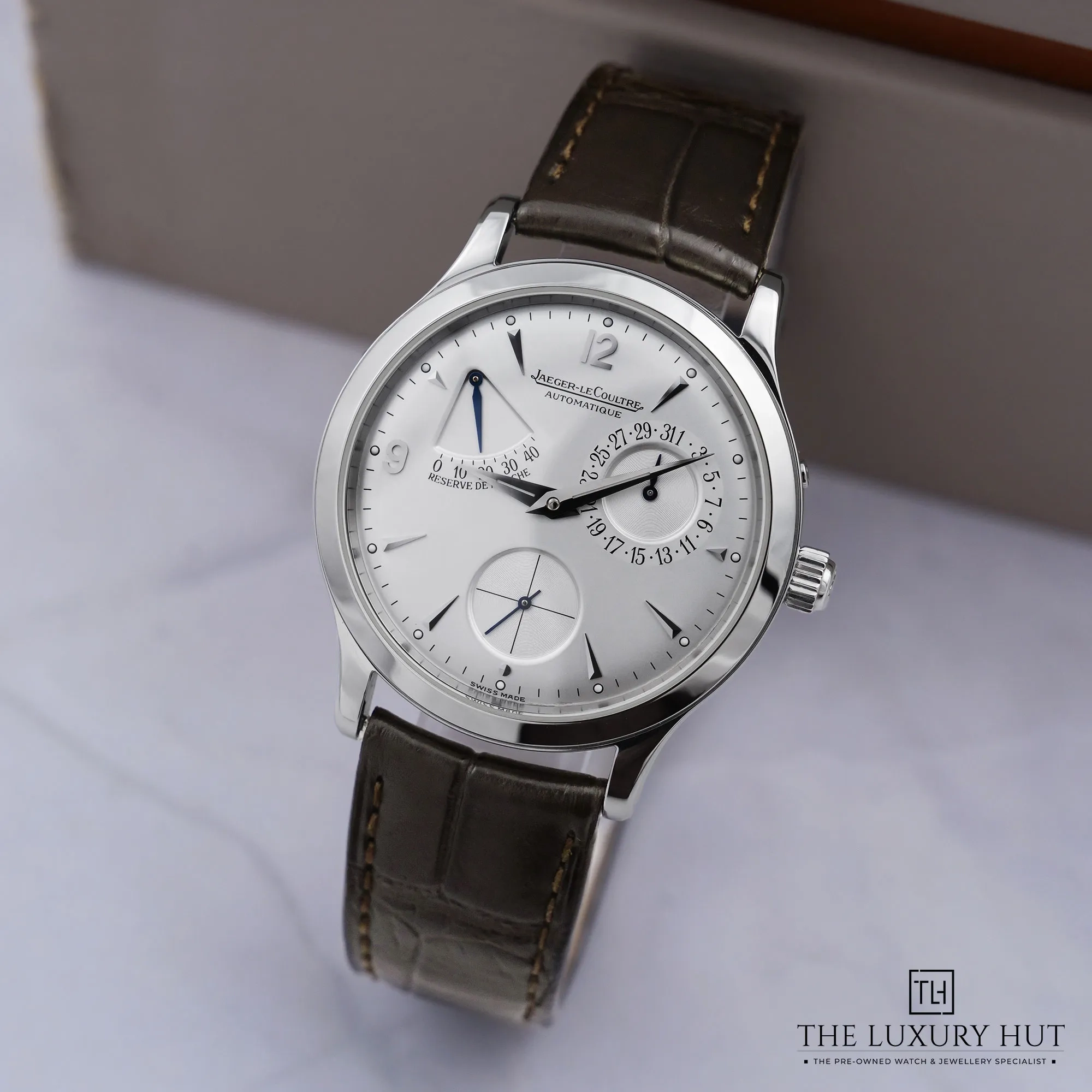 2026/08/845ff5b8-f39b-416e-bd05-335bf49cb8e4Jaeger-LeCoultre_Master_Control_Reserve_De_Silver_53208-b.jpg.webp