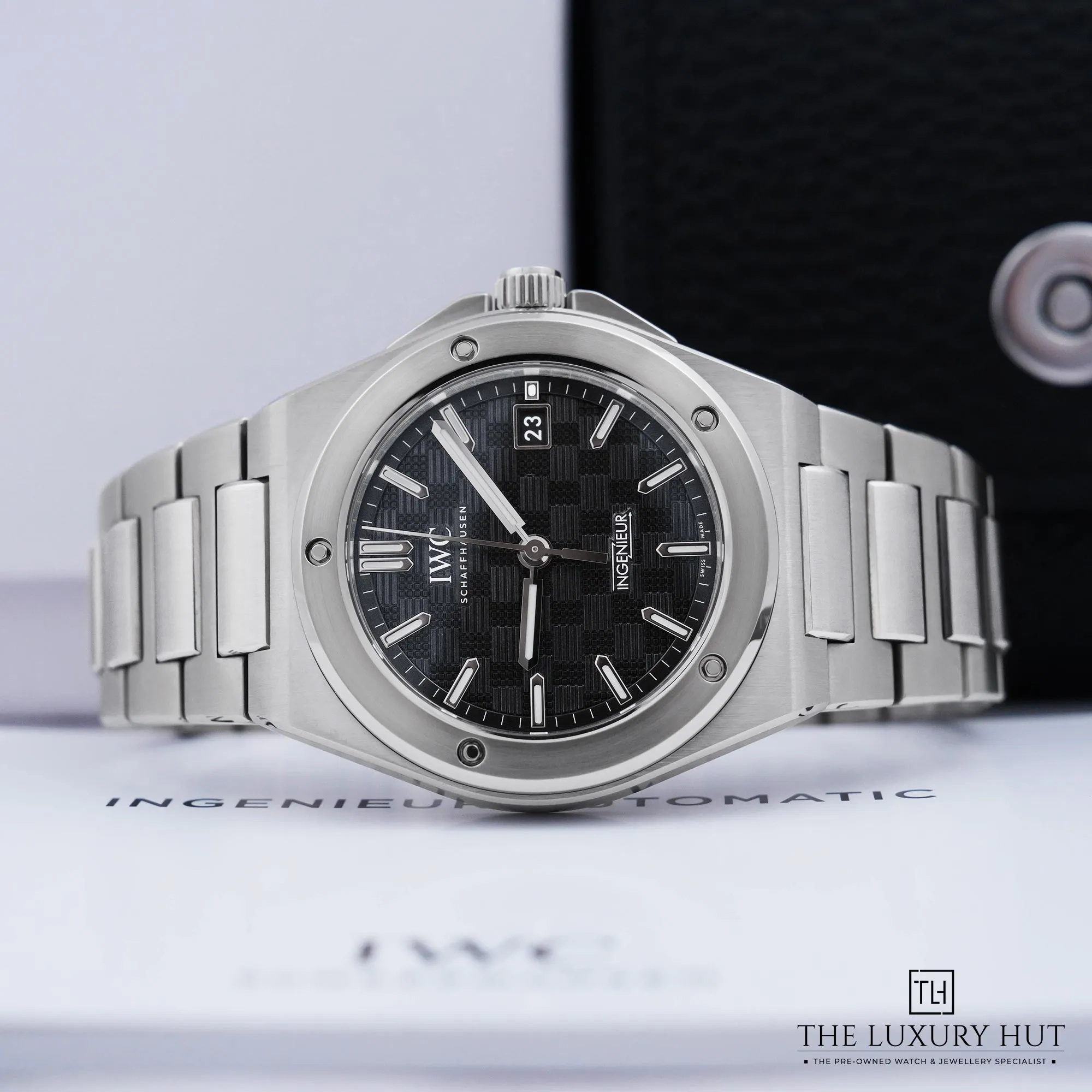 2026/08/860fff5c-e095-4431-a8f7-1797922d99f5IWC_Ingenieur_Stainless_Steel_40mm_Black_53124-cc.jpg.webp