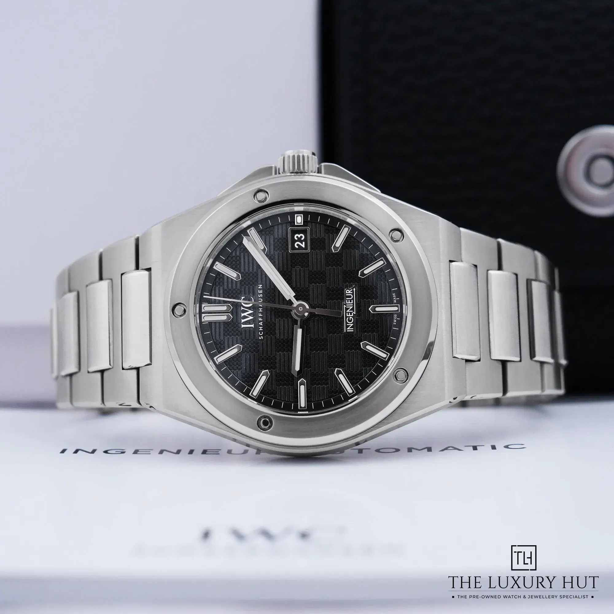 2026/08/860fff5c-e095-4431-a8f7-1797922d99f5IWC_Ingenieur_Stainless_Steel_40mm_Black_53124-cc.jpg.webp
