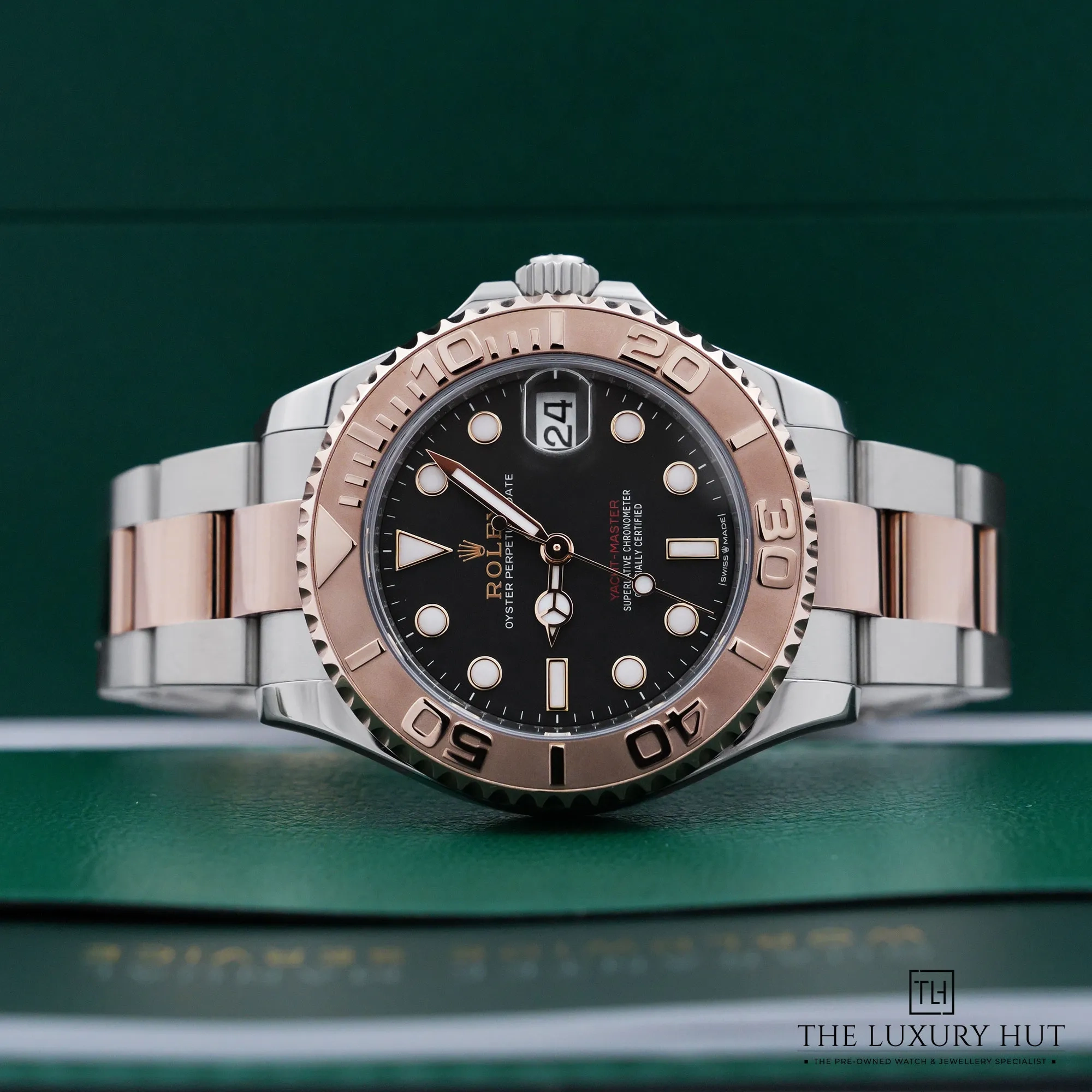 2026/08/8f0ee024-d026-4fae-8fdd-63219c451421Rolex_Yacht-Master_37_Steel_Everose_Gold_Black_LB988-cc.jpg.webp