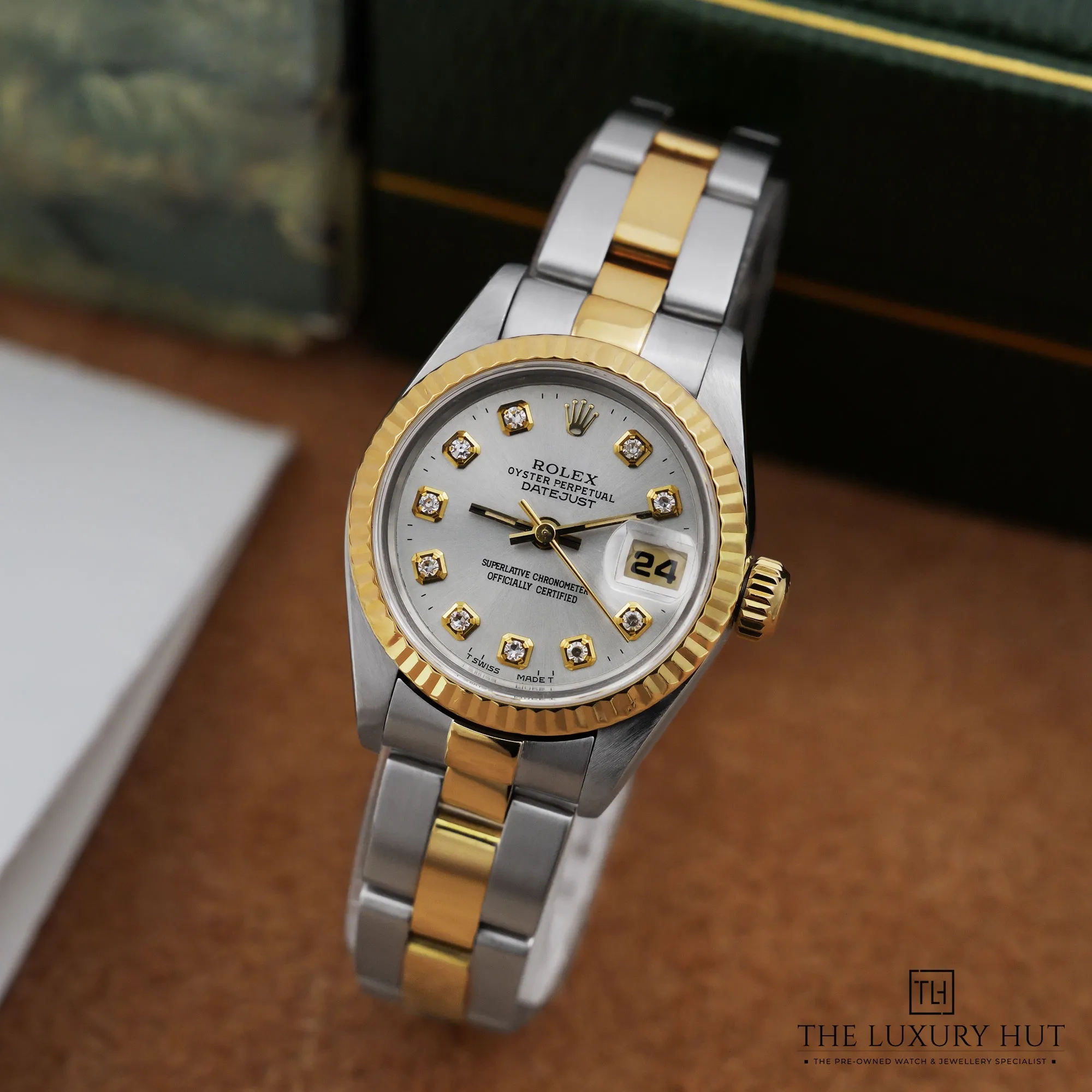 2026/08/95c3e9ff-ab19-4252-9f4a-b57c8d689025Rolex_Lady-Datejust_Steel_Gold_26mm_Silver_Diamond_53229-b.jpg.webp