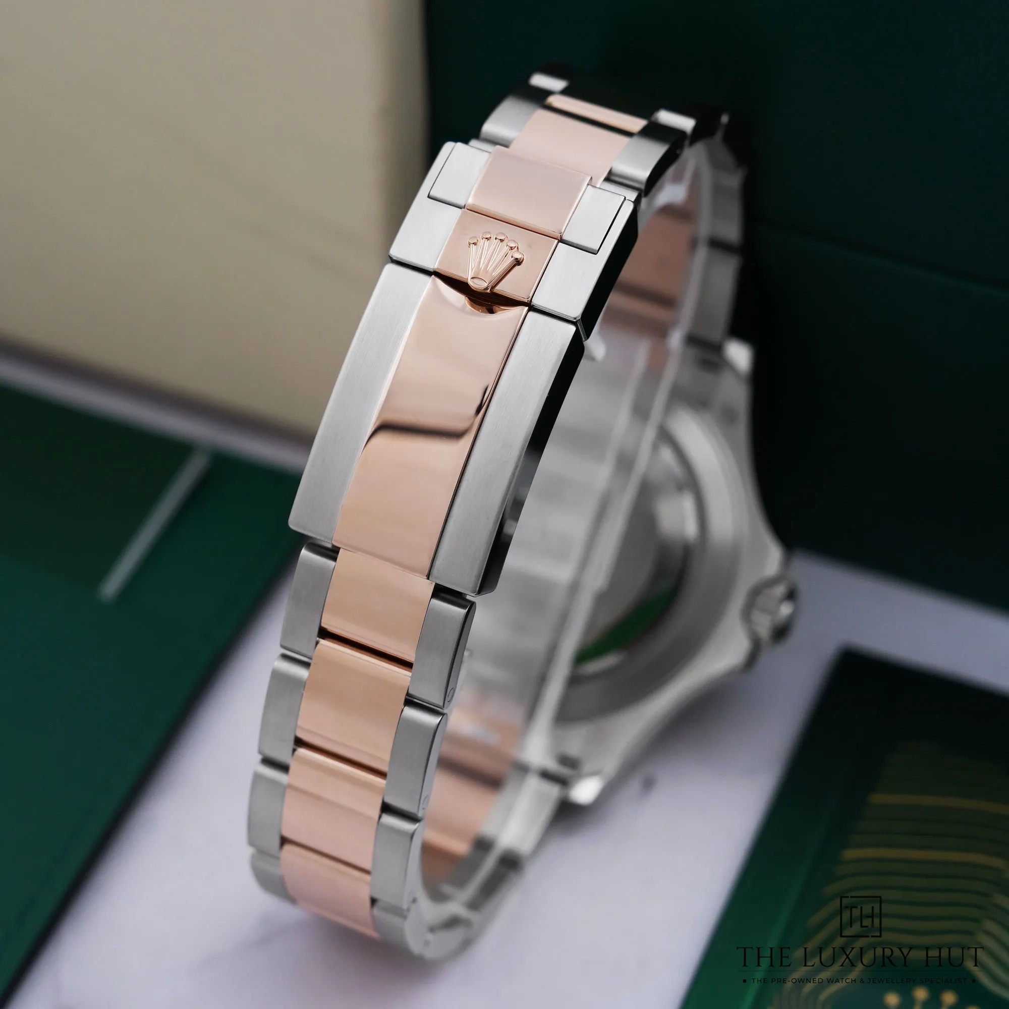 2026/08/965eaa1e-ad52-4488-a055-42ed924e710cRolex_Yacht-Master_40_Steel_Everose_Gold_Black_LB980-e.jpg.webp