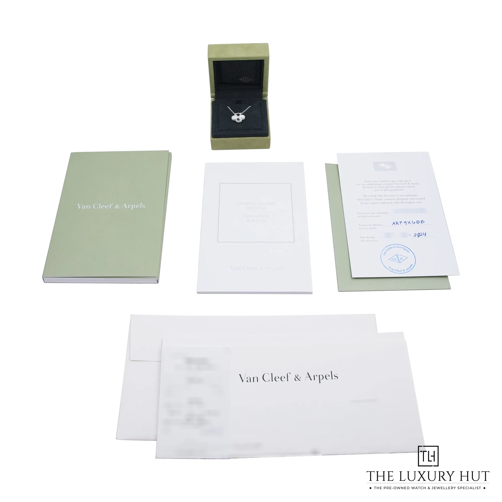 2026/08/96b65dd6-d5b3-4e88-87cc-231b05a52251Van_Cleef_Arpels_Vintage_Alhambra_Pendant_53258-e.jpg.webp