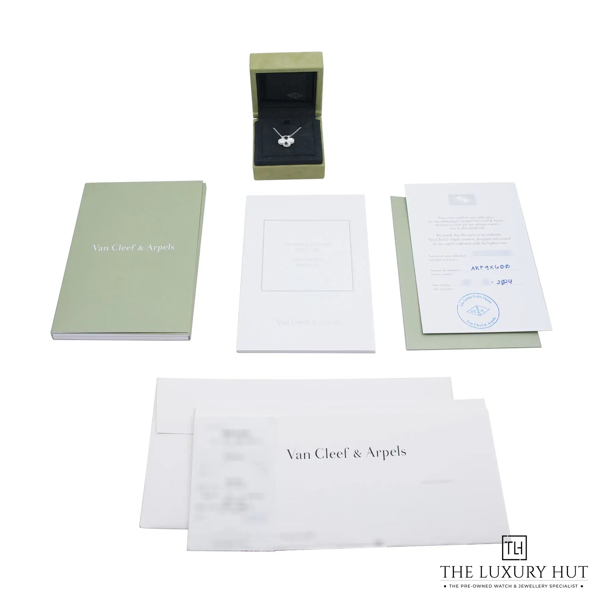 2026/08/96b65dd6-d5b3-4e88-87cc-231b05a52251Van_Cleef_Arpels_Vintage_Alhambra_Pendant_53258-e.jpg.webp