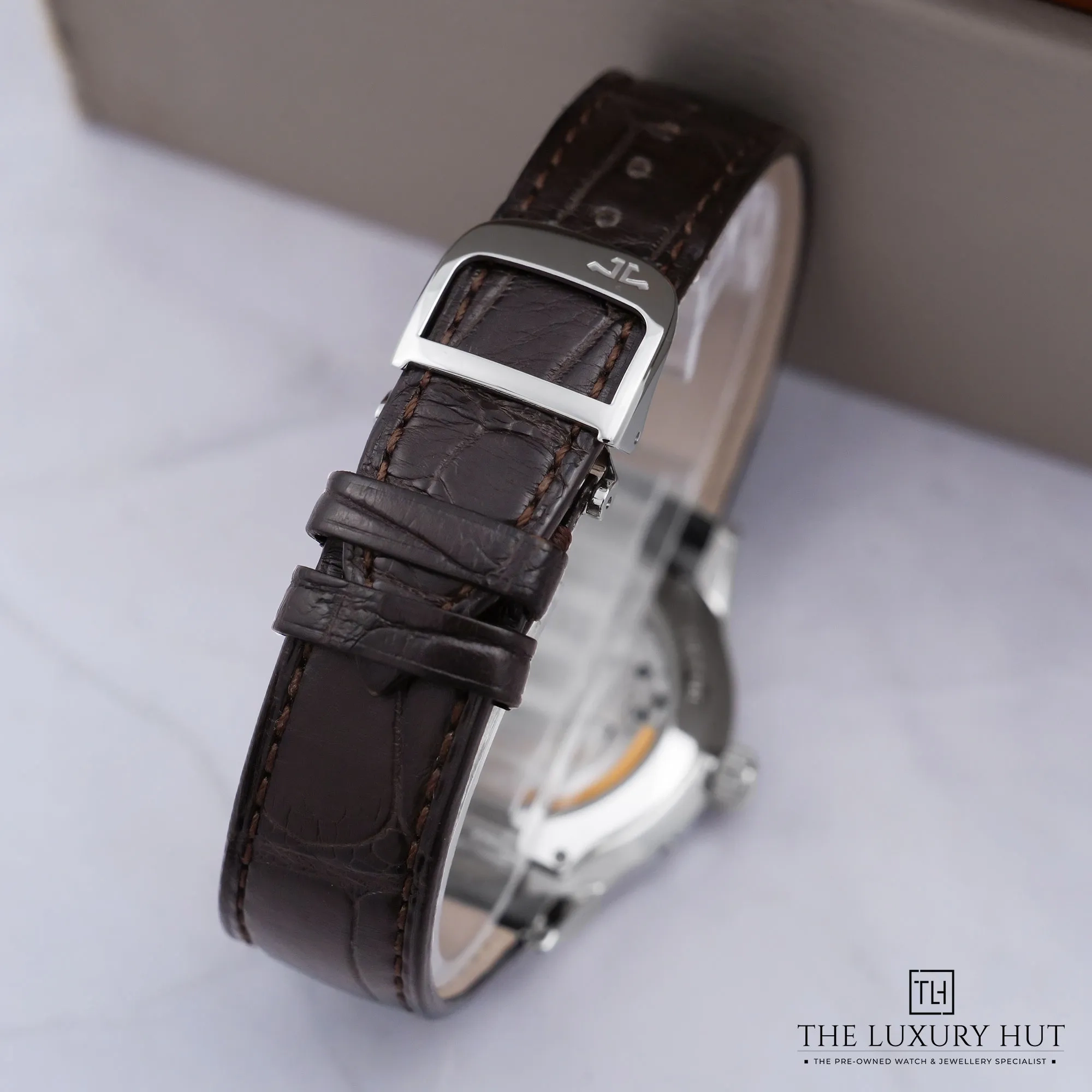 2026/08/9b515edd-60b2-462c-a404-2fd29bd50569Jaeger-LeCoultre_Master_Control_Reserve_De_Silver_53208-ee.jpg.webp