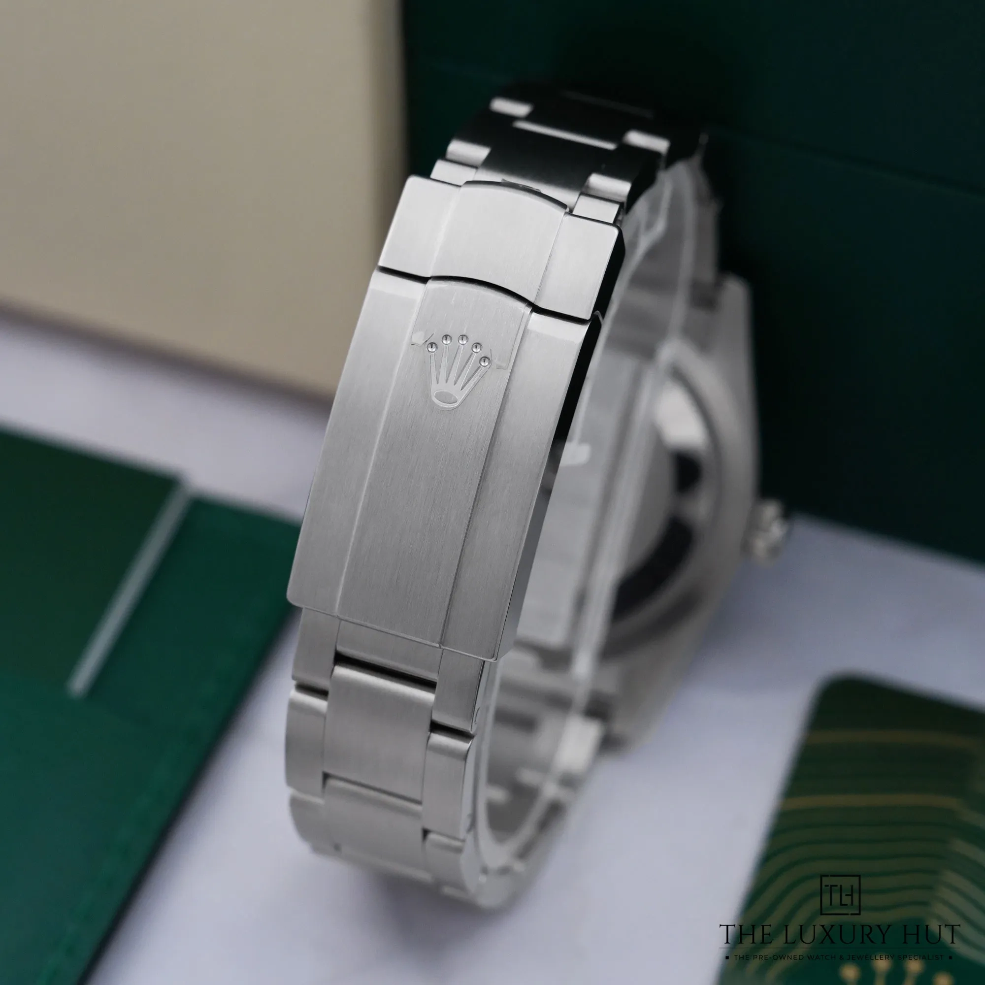 2026/08/a9cfdb6e-ac11-40dd-863f-cbcfc8351c19Rolex_Oyster_Perpetual_34_Steel_Pink_Dial_LB1010-e.jpg.webp