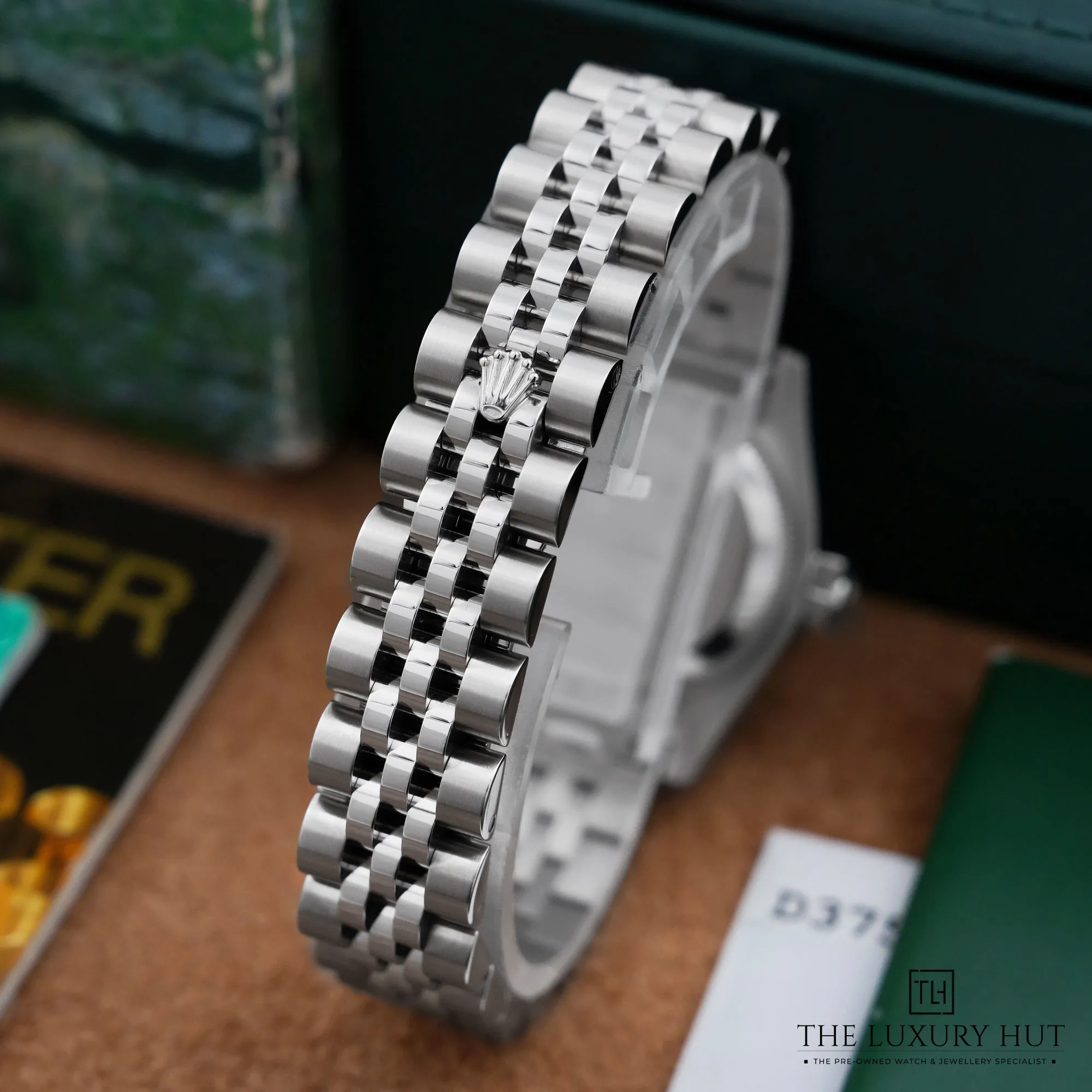 2026/08/af9f0d96-1247-436a-988f-f1b82acce278Rolex_Lady_Datejust_26_White_Roman_Dial_LB1012-e.jpg.webp