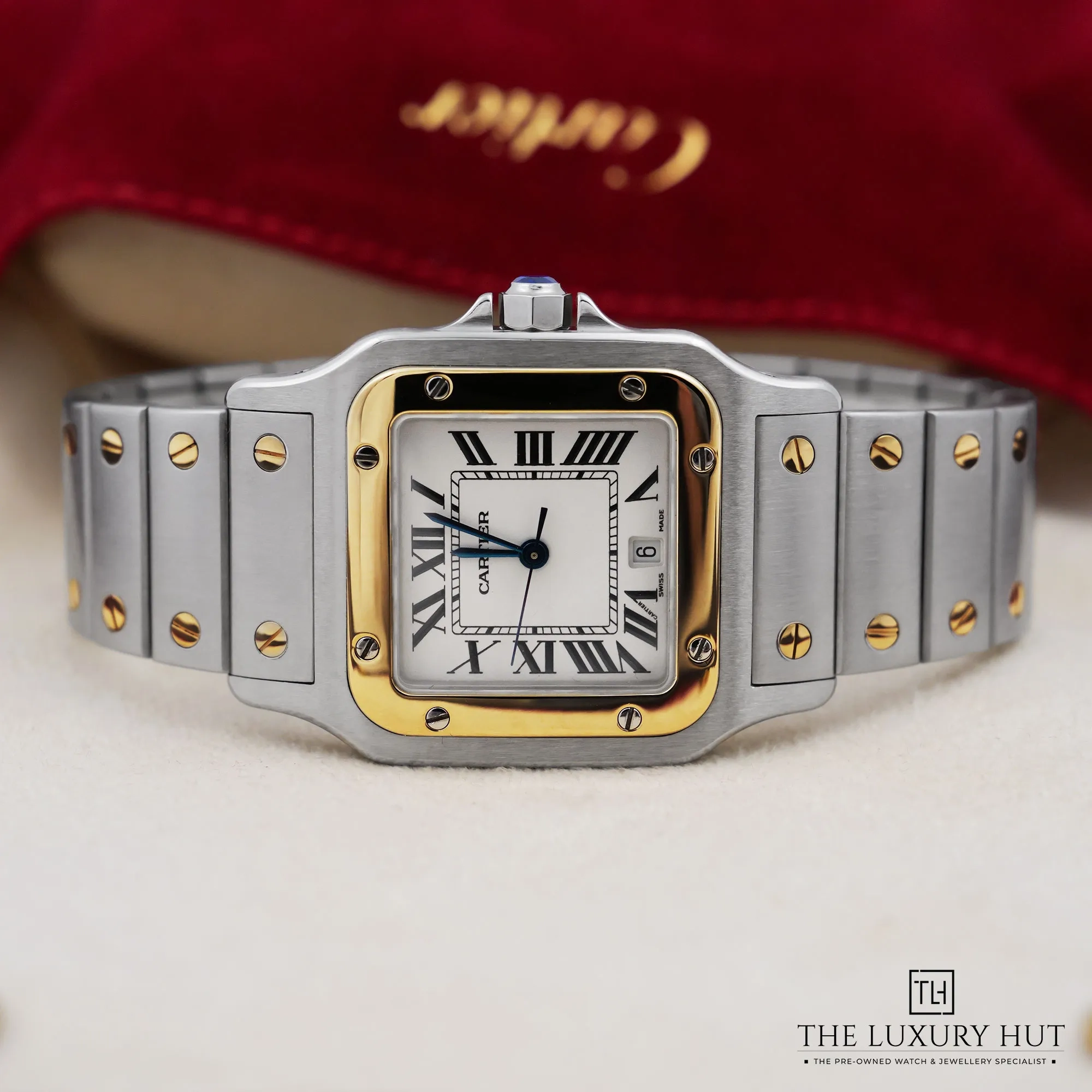 2026/08/b80e3ac4-b358-46c6-b232-d4b8440e21a4Cartier_Santos_Galbée_Medium_White_Roman_53253-c.jpg.webp