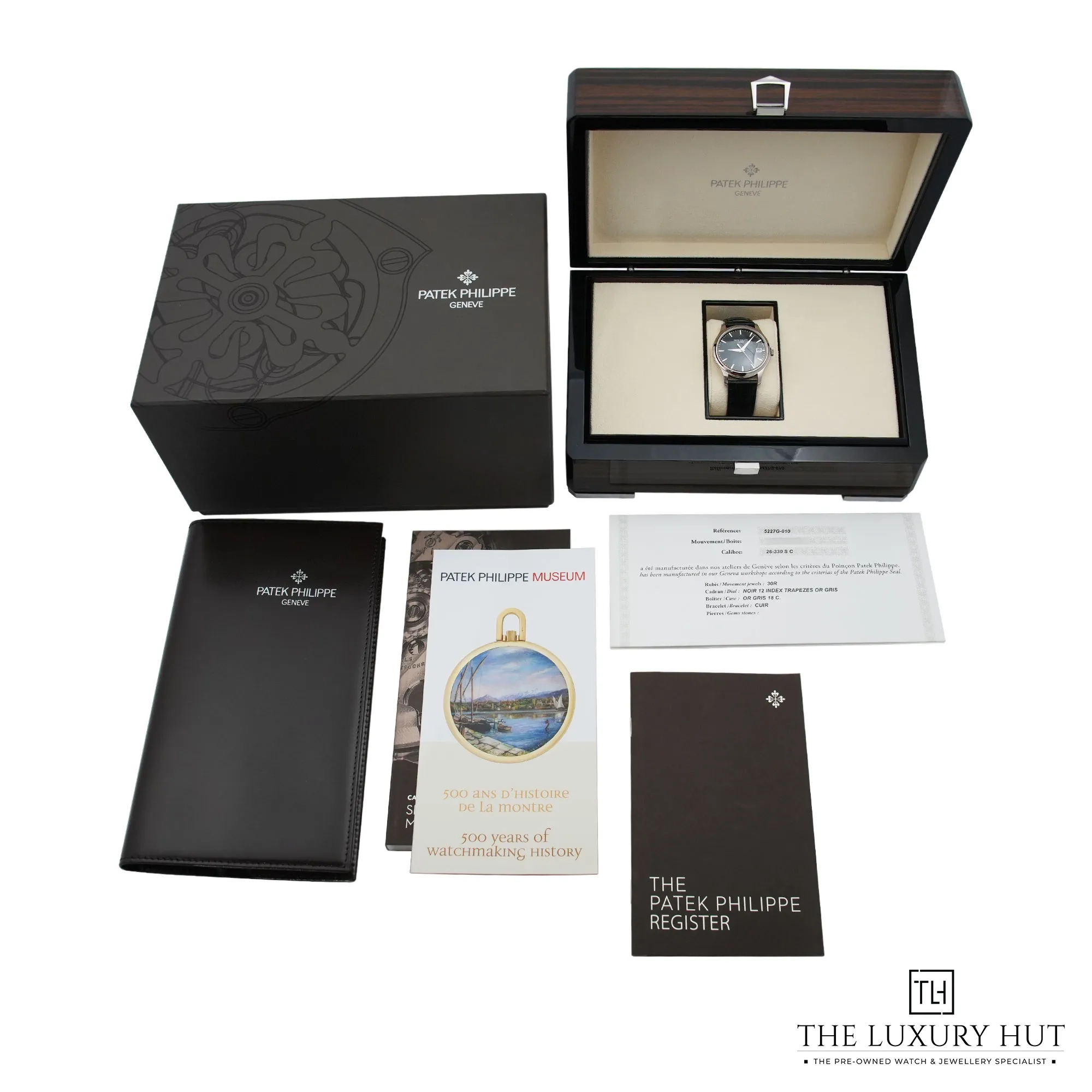 2026/08/cb2b86d0-fb0a-43cc-a9f6-48fc19cf929bPatek_Philippe_Calatrava_White_Gold_Black_LB1000-g.jpg.webp