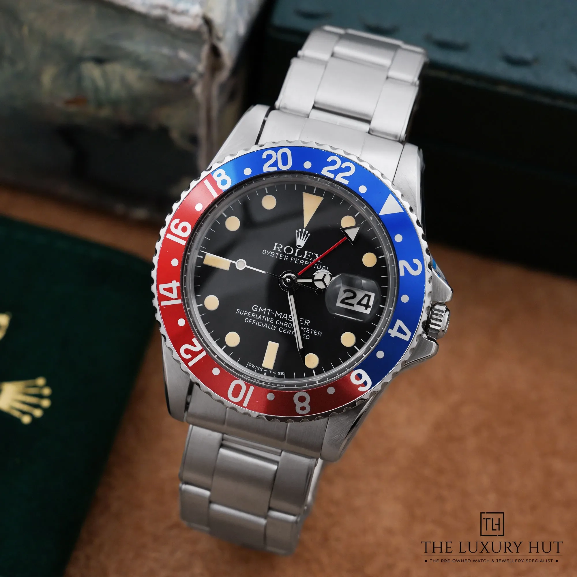 2026/08/ce31b424-38f6-47e4-a646-3c3ff572dd3aRolex_GMT-Master_Pepsi_Steel_40mm_Black_52943-b.jpg.webp