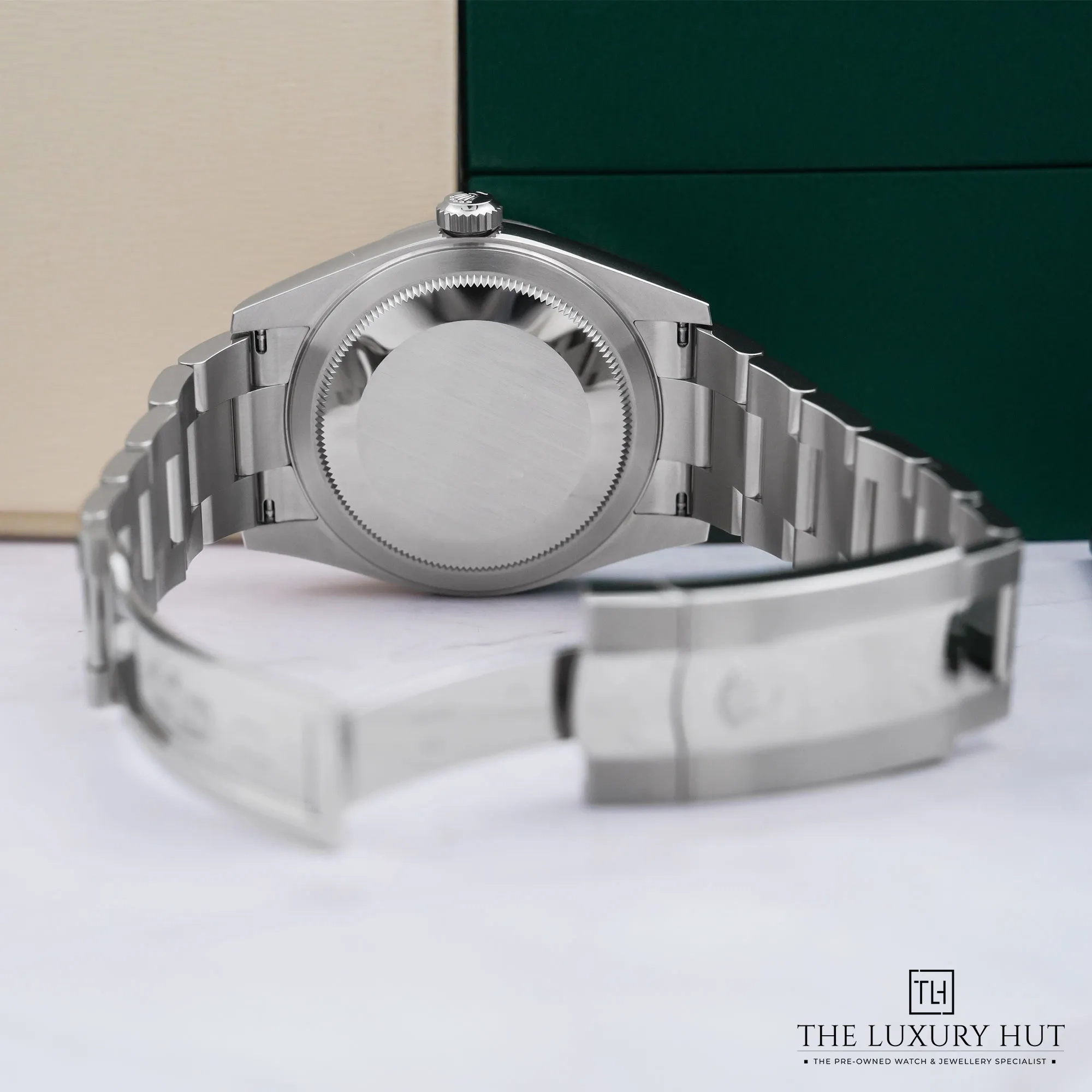 2026/08/db2c0af7-2a2b-4e66-b319-340d86e64352Rolex_Sky-Dweller_Steel_Gold_42mm_Blue_53239-d.jpg.webp