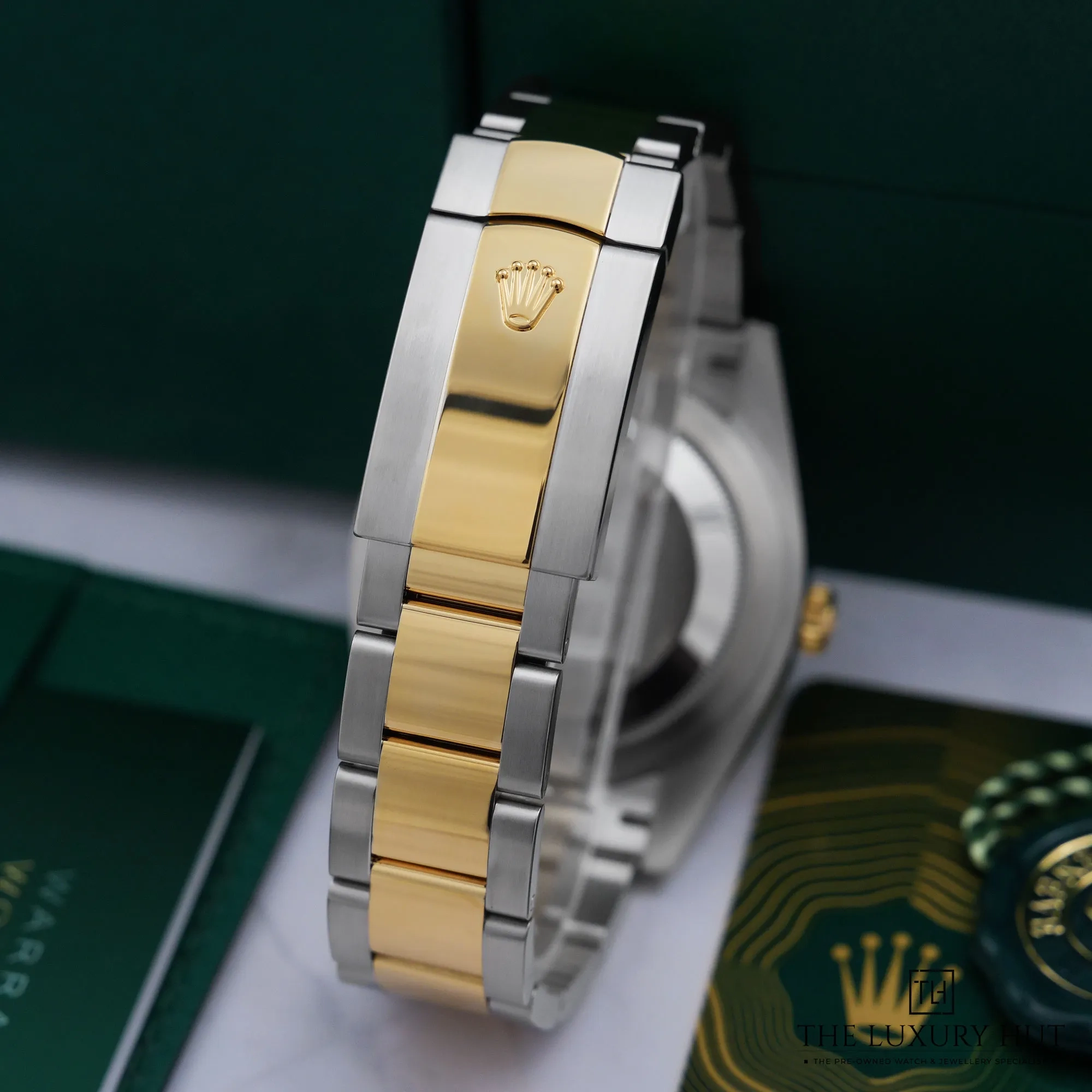 2026/08/dc01eac8-1342-40df-8faf-1e78cd7d7f8cRolex_Datejust_41_Steel_Gold_Champagne_Baton_53193-e.jpg.webp