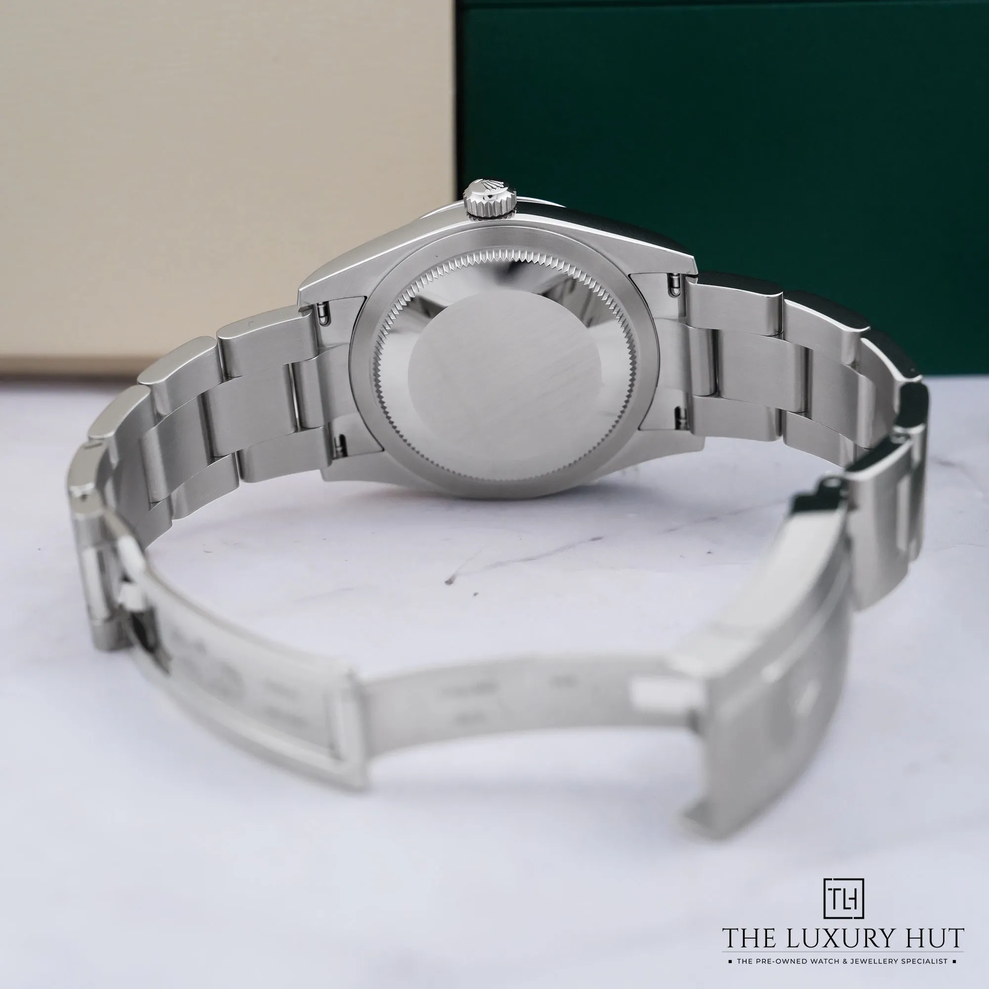 2026/08/e4c410b5-4276-4999-ba66-599ddacee1a2Rolex_Oyster_Perpetual_34_Steel_Pink_Dial_LB1010-d.jpg.webp