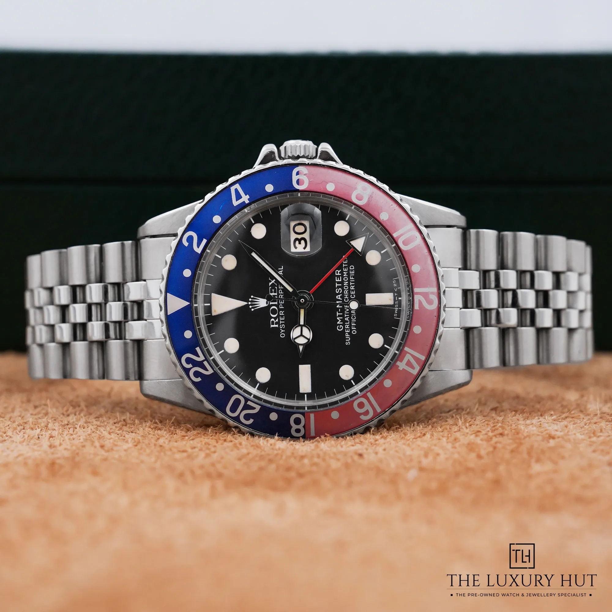 2026/08/e8e15c5c-f087-4d87-9a1b-a63afaef7102Vintage_Rolex_GMT-Master_Pepsi_Steel_Black_53227-c.jpg.webp