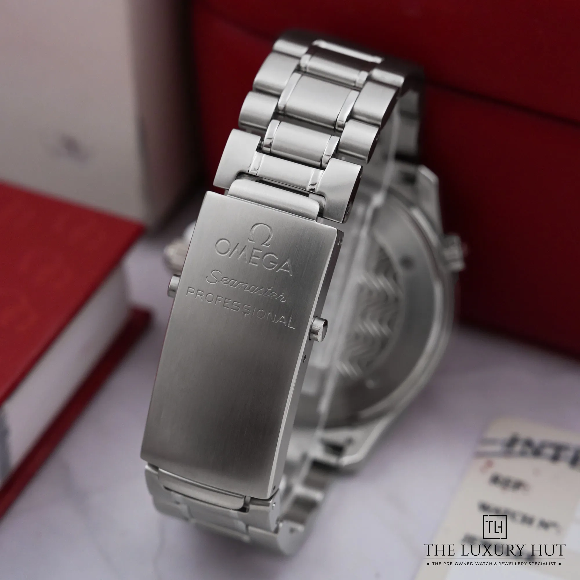 2026/08/ecf0dfe0-ea29-4da1-9fca-0bad48c79463Omega_Seamaster_Steel_Electric_Blue_Wave_53056-d.jpg.webp
