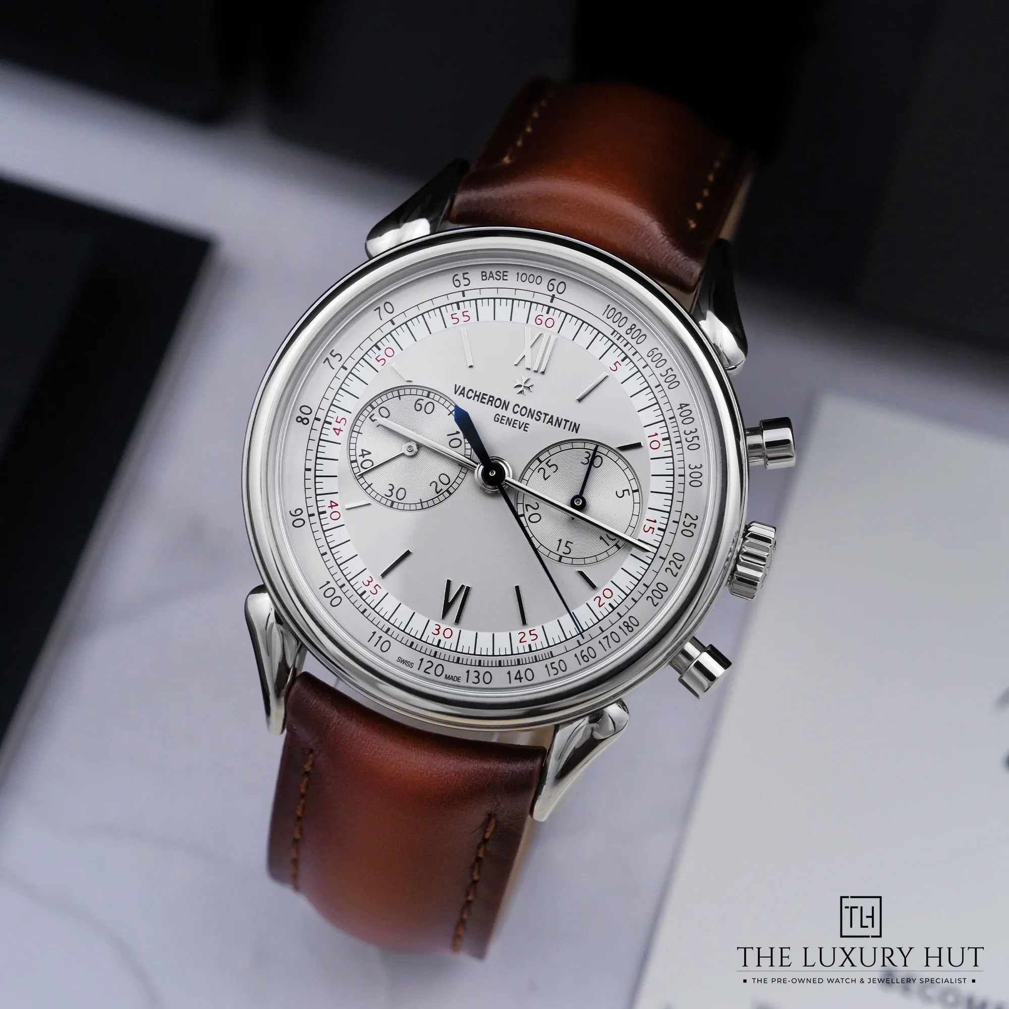 2026/08/ed32888a-103f-45d3-9786-de1353f0dcc9Vacheron_Constantin_Historiques_Cornes_De_Vache_53329-bb.jpg.webp