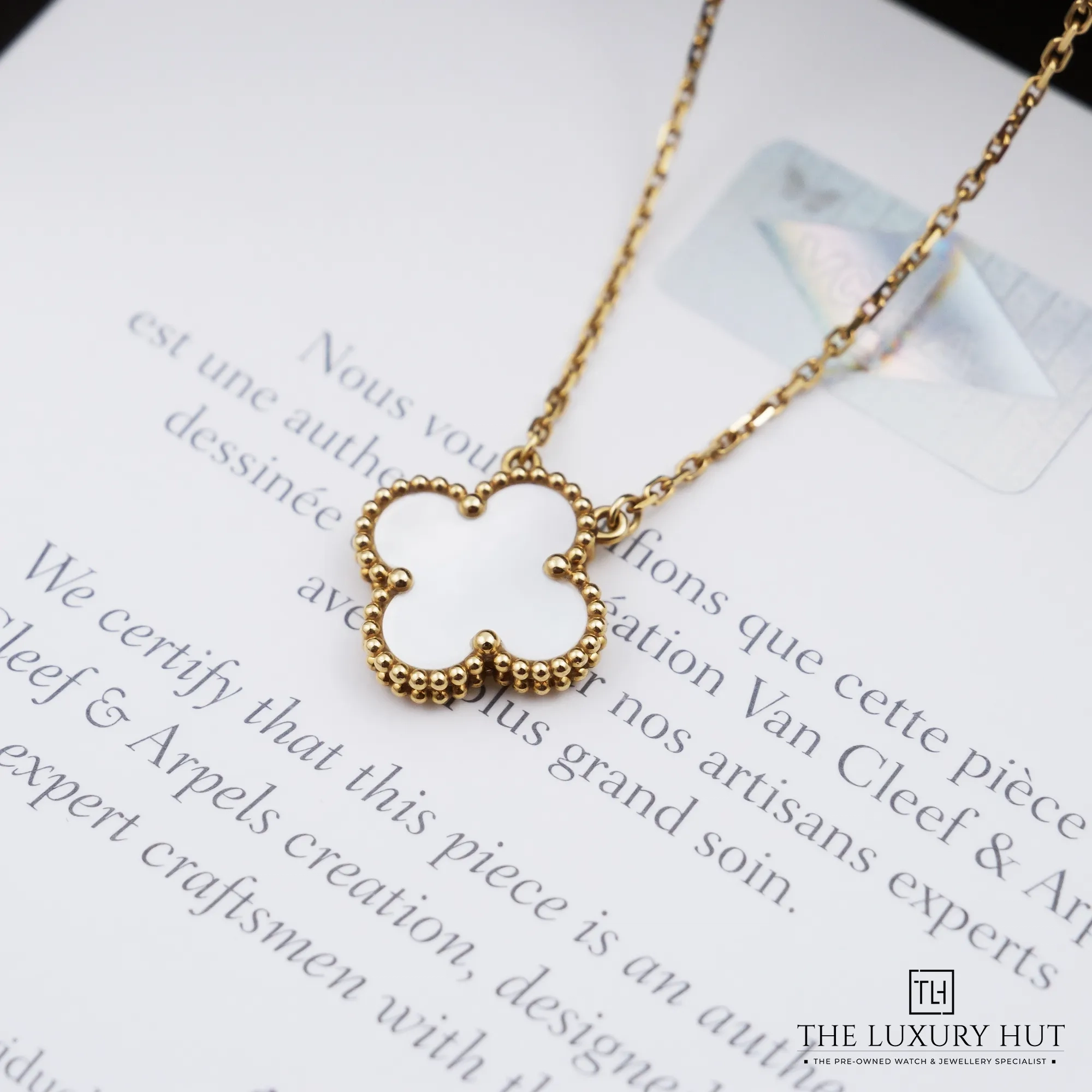 2026/08/f02d12c8-c15e-4d0f-99d3-ad9f7c9e0fc5Van_Cleef_Arpels_Yellow_Gold_MOP_Pendant_53305-c.jpg.webp