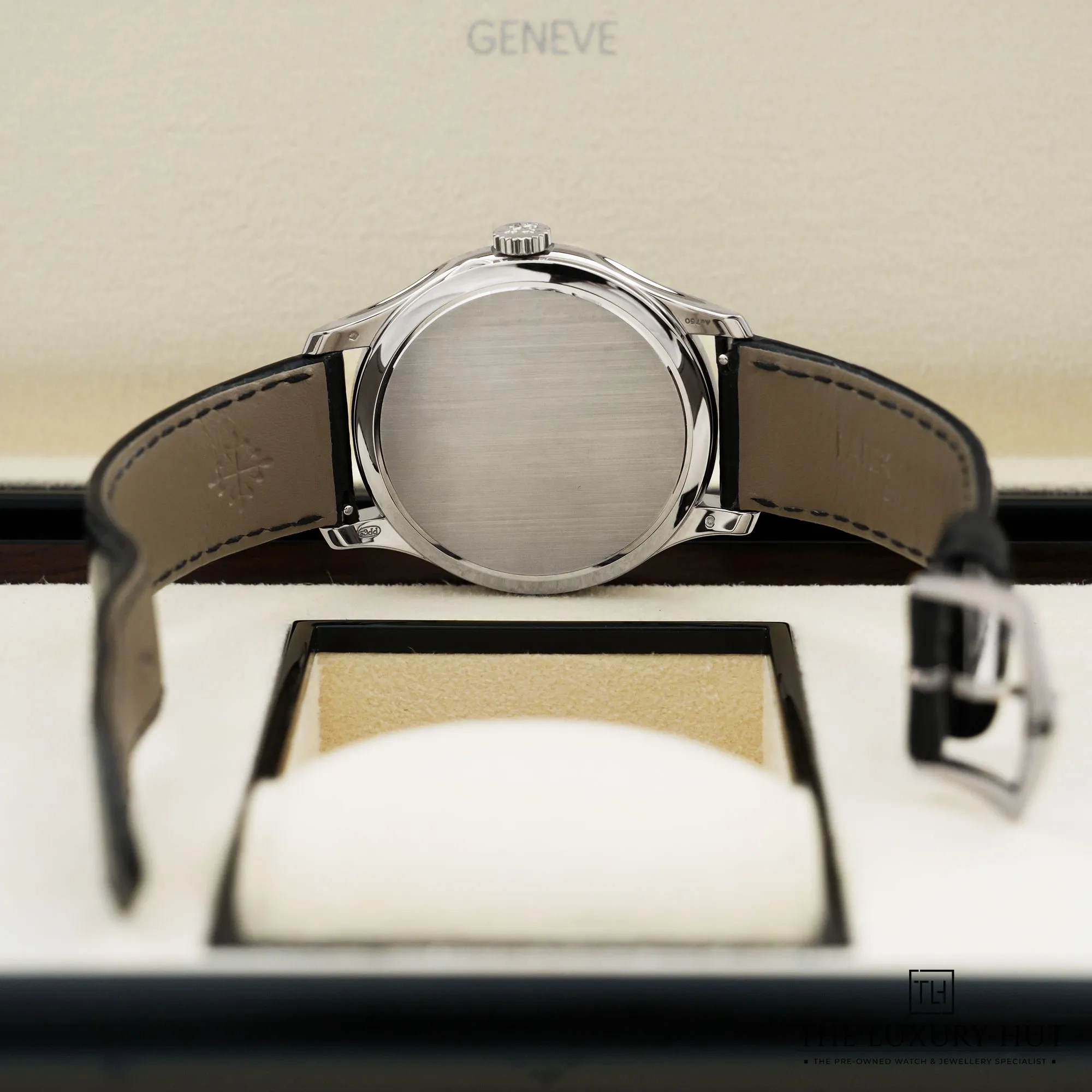 2026/08/fb5aad35-4215-43a7-a29d-f508ea62ba35Patek_Philippe_Calatrava_White_Gold_Black_LB1000-d.jpg.webp