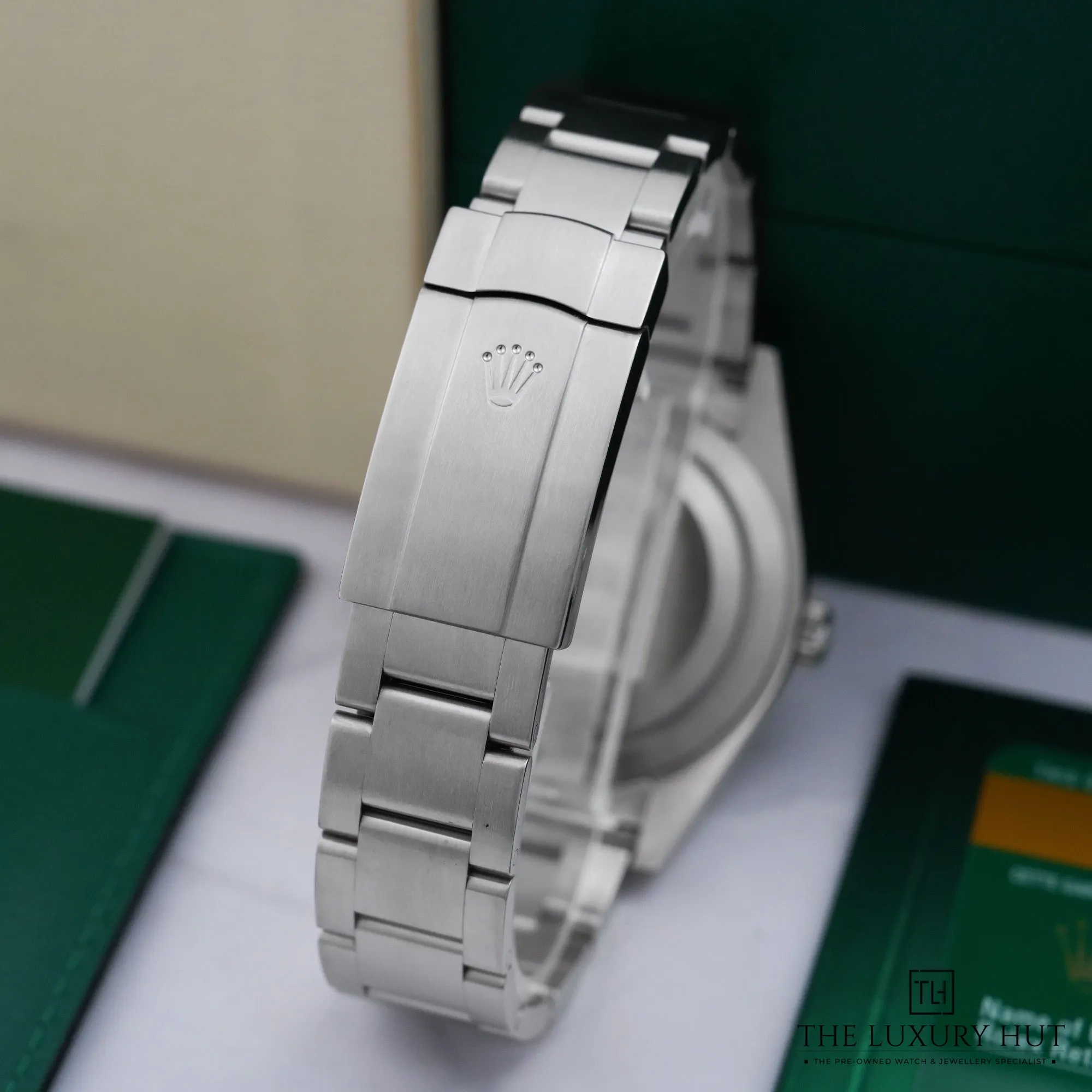 2026/08/fdc69c44-1d35-4d4d-bab8-9767ca06875dRolex_Oyster_Perpetual_39_Steel_Black_Dial_LB1019-e.jpg.webp