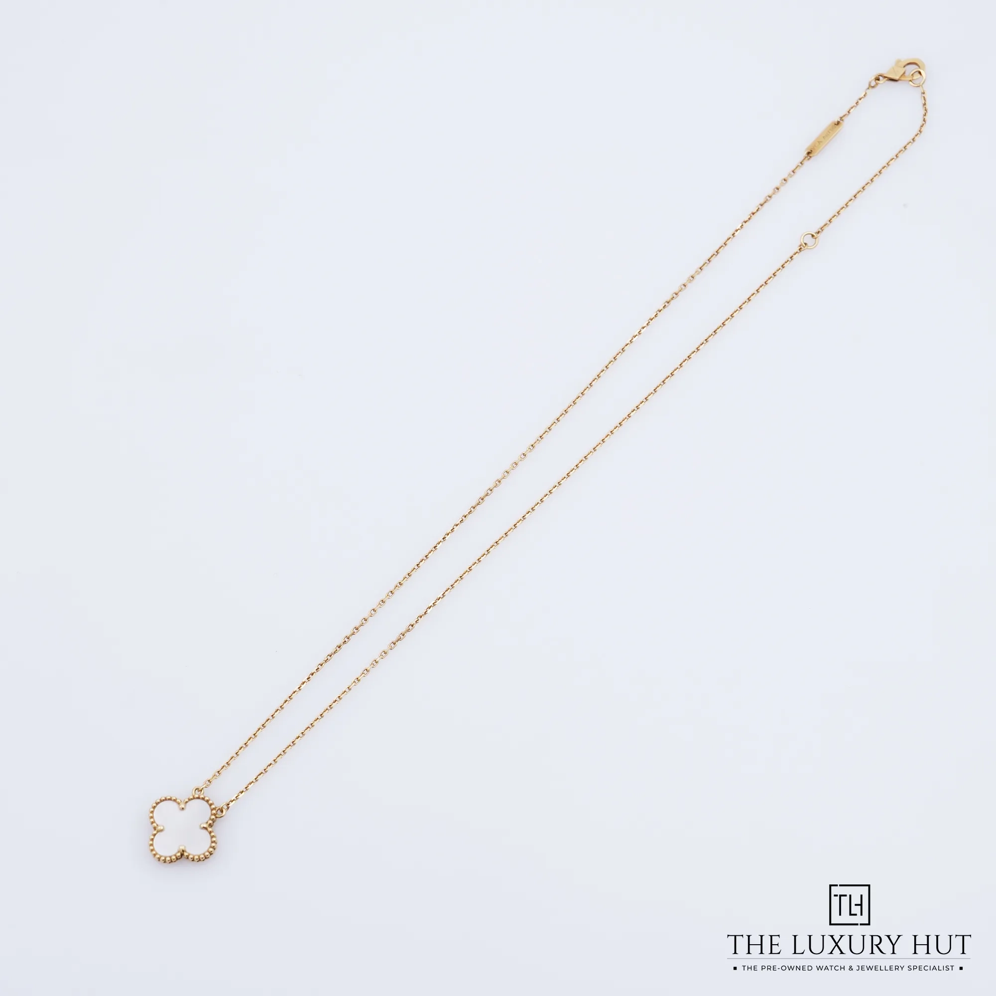 2026/08/fee3bd1d-d90e-4fa5-a220-576569f12f78Van_Cleef_Arpels_Yellow_Gold_MOP_Pendant_53305-b.jpg.webp